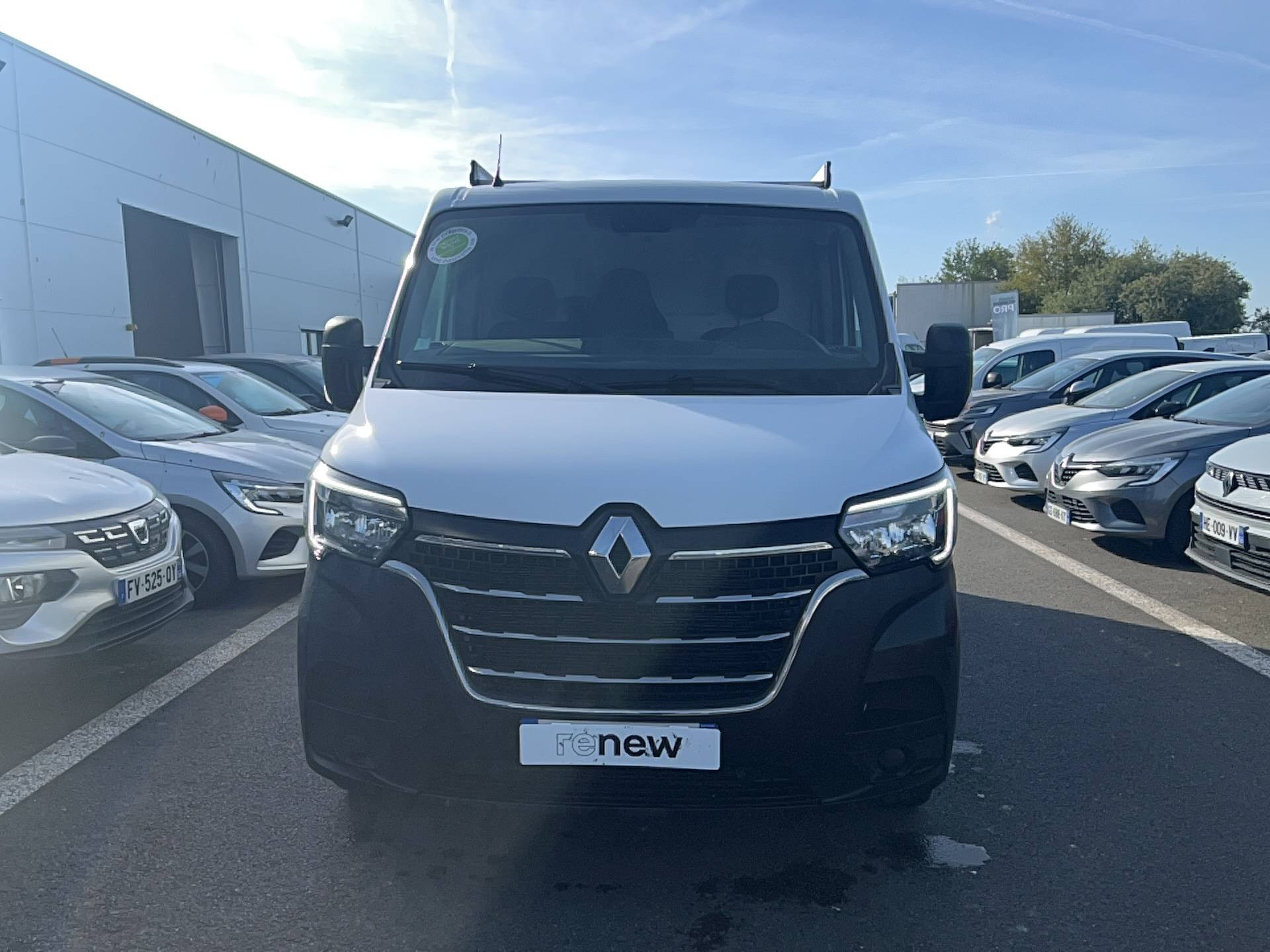 Vente en ligne Renault Master Fourgon MASTER FGN TRAC F2800 L1H1 BLUE DCI 150 au prix de 24 890 €