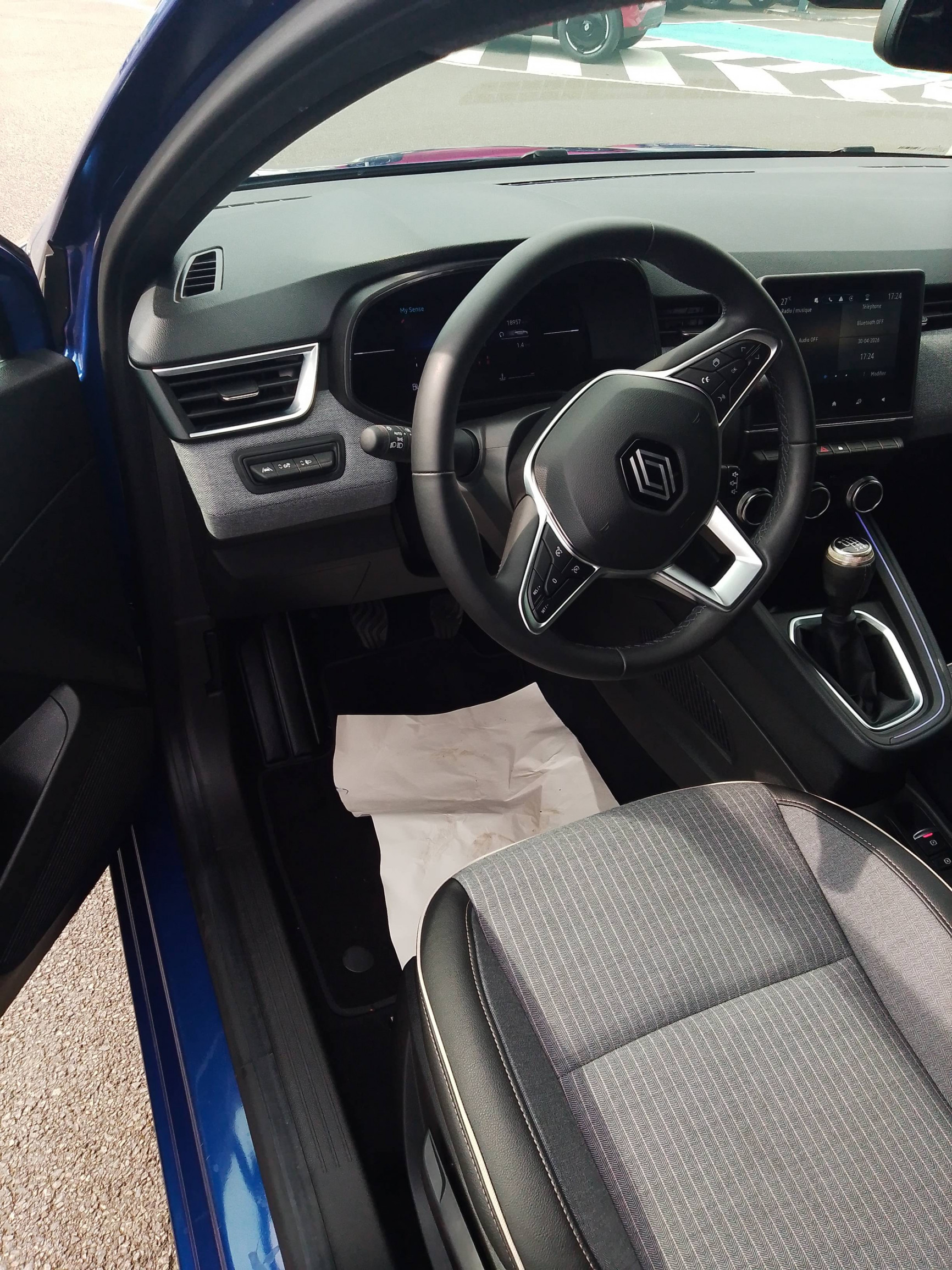 Vente en ligne Renault Clio 5 Clio TCe 90 au prix de 16 990 €