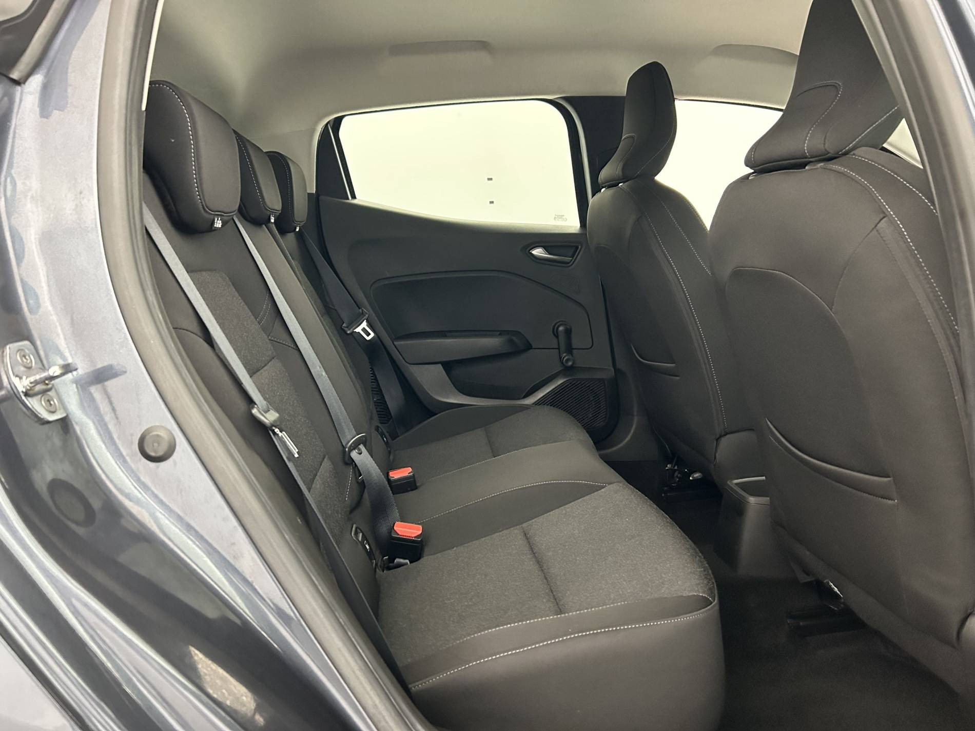 Vente en ligne Renault Clio 5 Clio E-Tech 140 - 21N au prix de 14 970 €