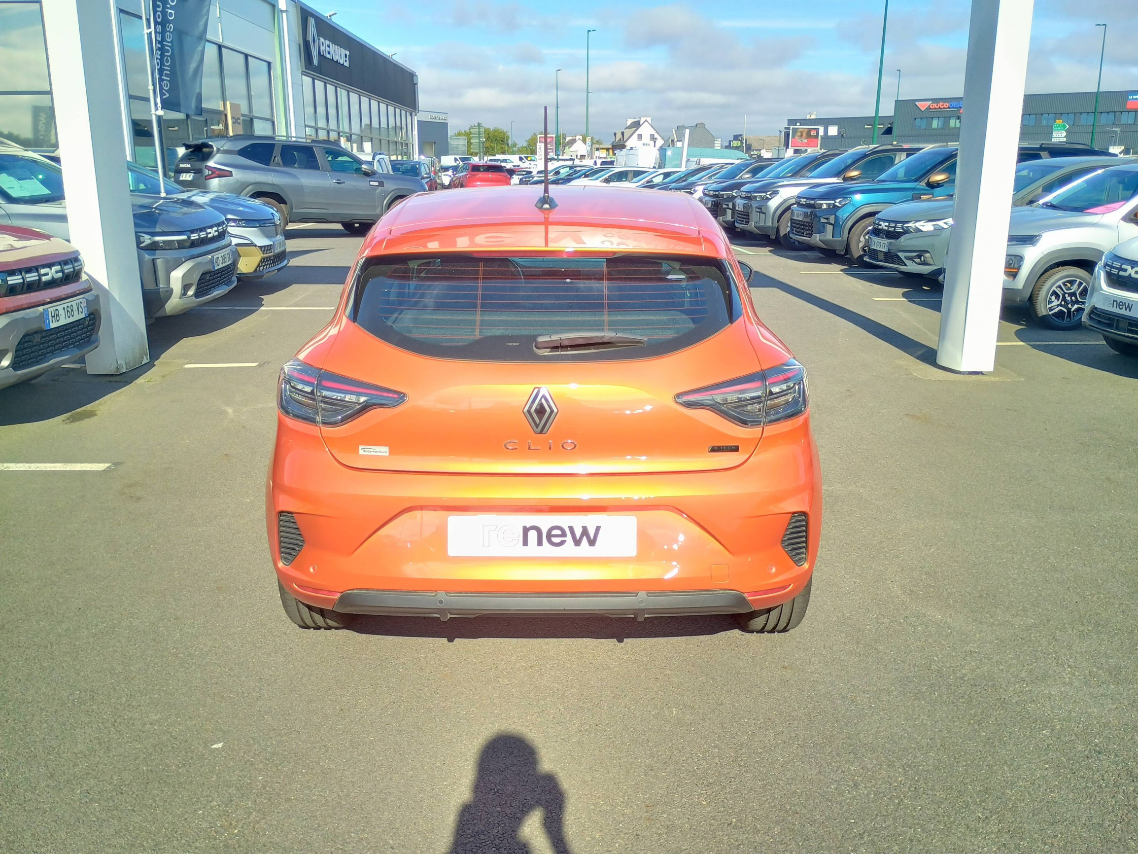 Vente en ligne Renault Clio 5 Clio E-Tech full hybrid 145 au prix de 16 300 €
