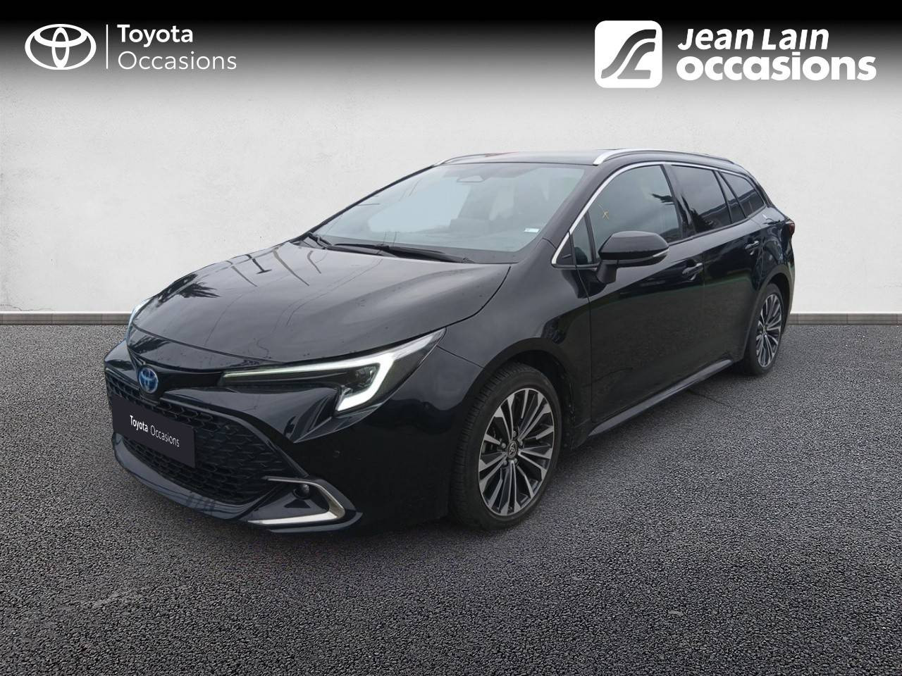 Vente en ligne TOYOTA COROLLA TOURING SPORTS HYBRIDE Corolla Touring Sports Hybride 140ch Design de 2024 au prix de 27 490 €