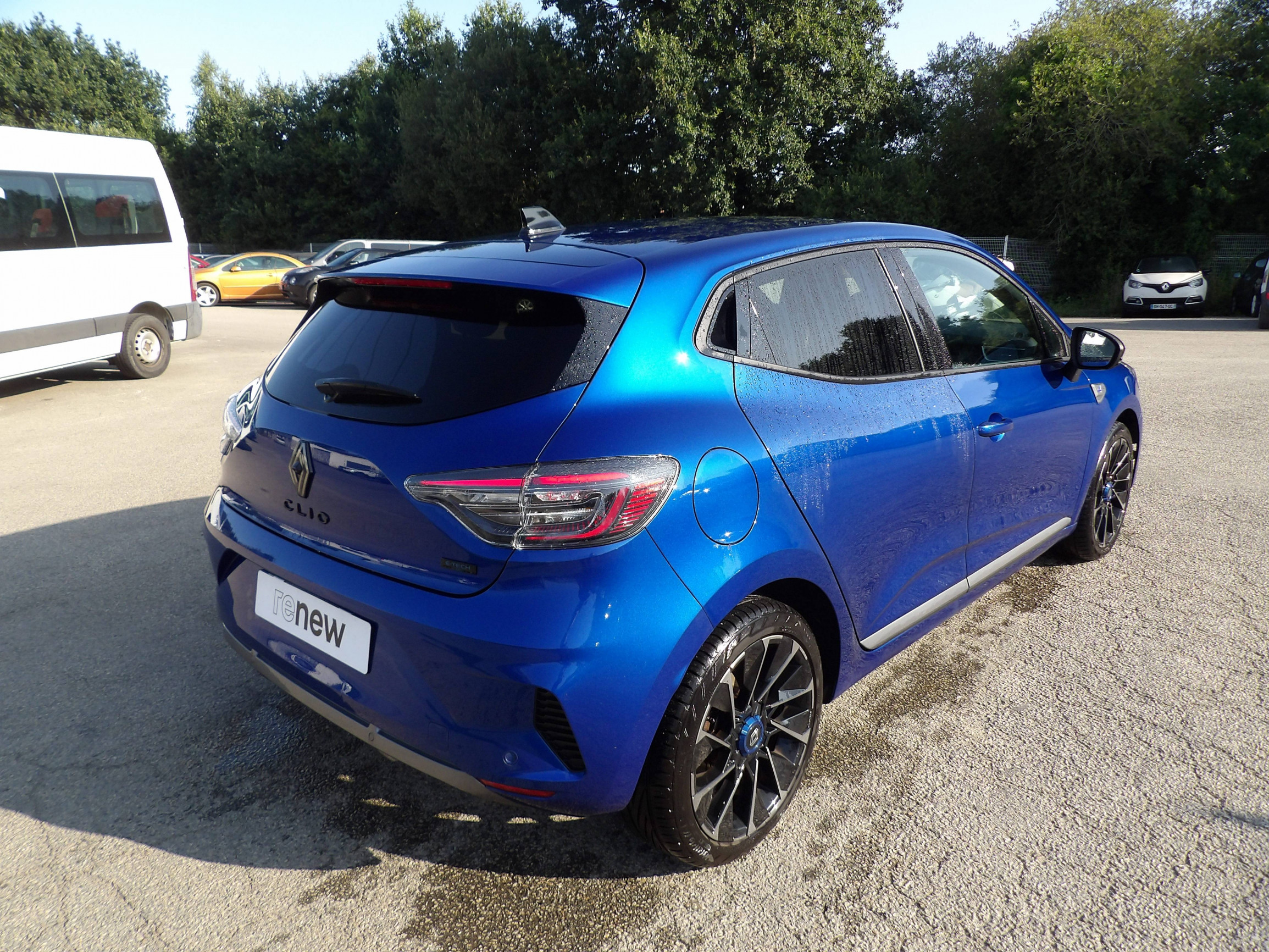 Vente en ligne Renault Clio 5 Clio E-Tech full hybrid 145 au prix de 20 999 €