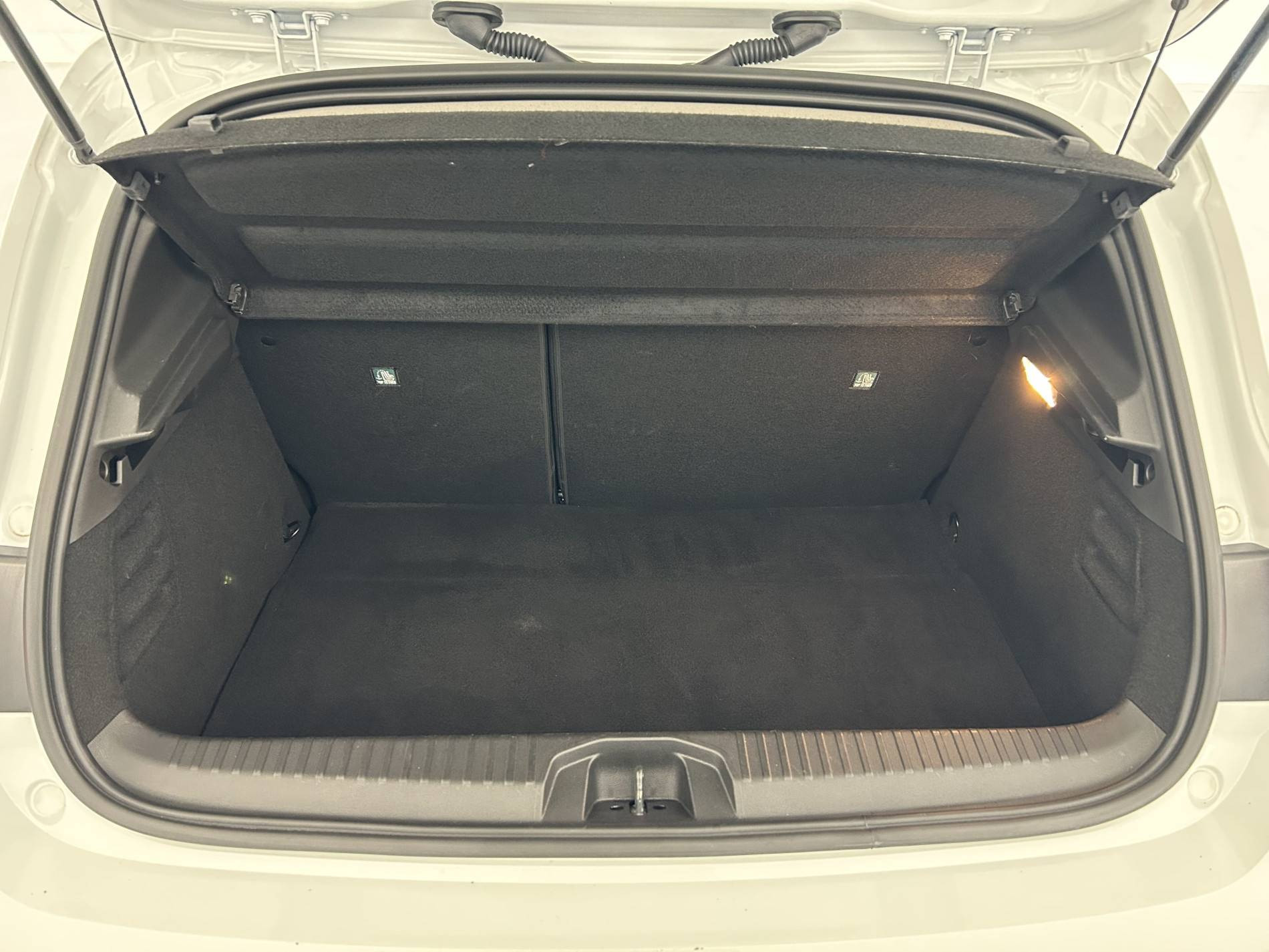 Vente en ligne Renault Clio 5 Clio E-Tech full hybrid 145 au prix de 17 990 €