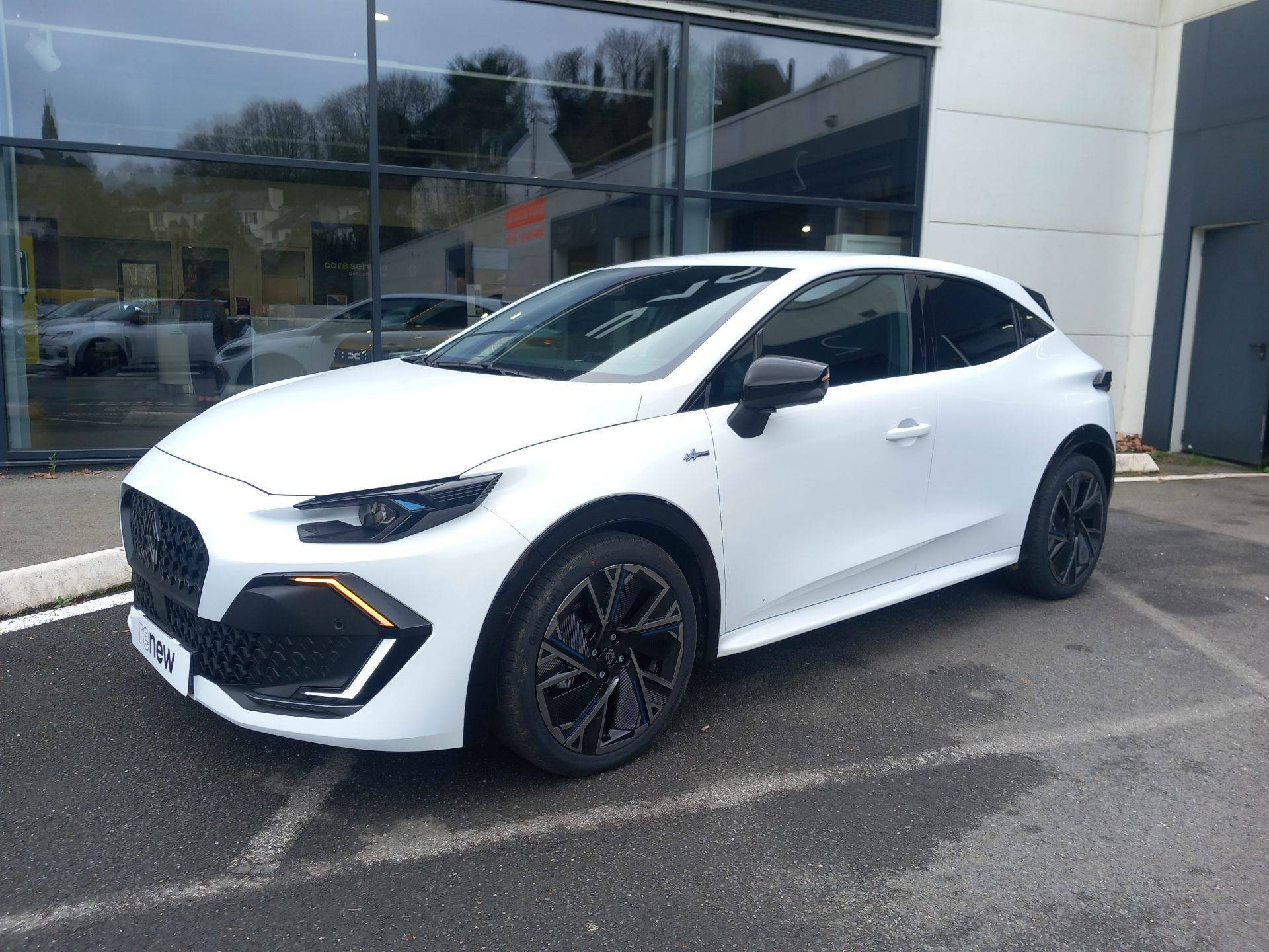 Vente en ligne Renault Clio 6 Clio E-Tech full hybrid 160 ch au prix de 28 990 €