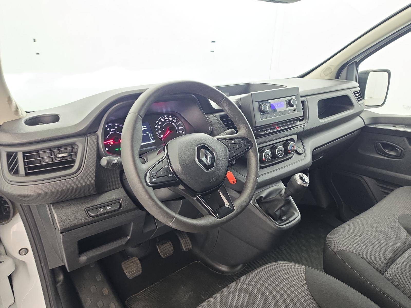 Vente en ligne Renault Trafic 3 Fourgon TRAFIC FG BLUE DCI 130 L1H1 3T GSR2 au prix de 23 900 €