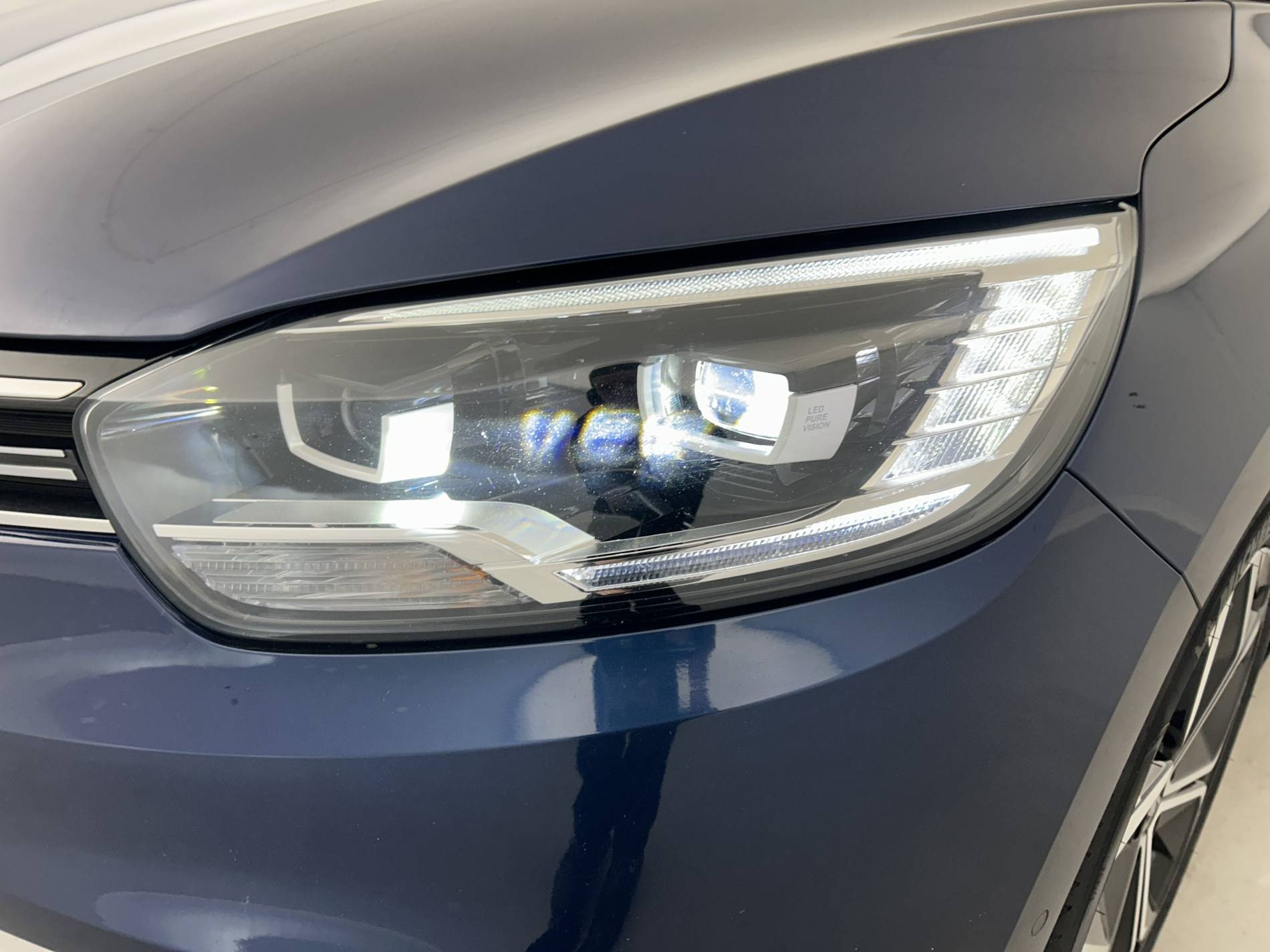 Vente en ligne Renault Scenic 4 Scenic TCe 140 FAP - 21 au prix de 17 490 €
