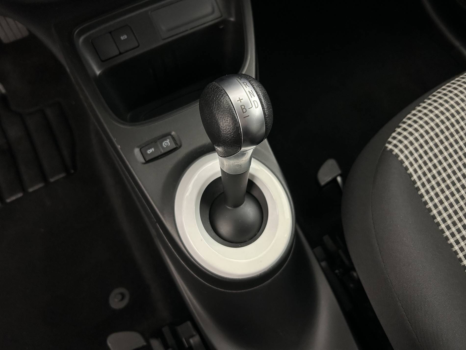 Vente en ligne Renault Twingo Electrique Twingo III E-Tech au prix de 10 490 €