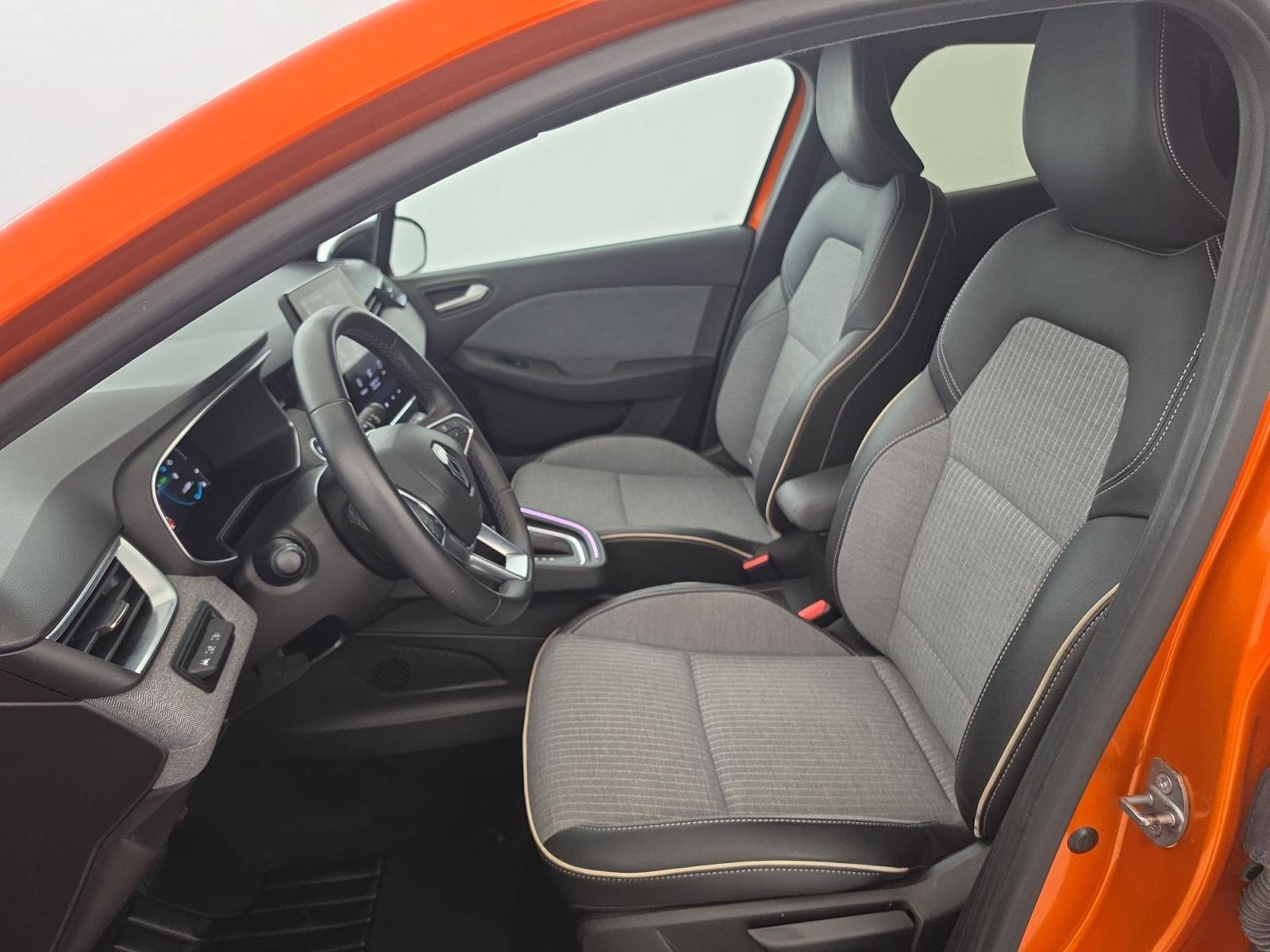 Vente en ligne Renault Clio 5 Clio E-Tech full hybrid 145 au prix de 18 490 €