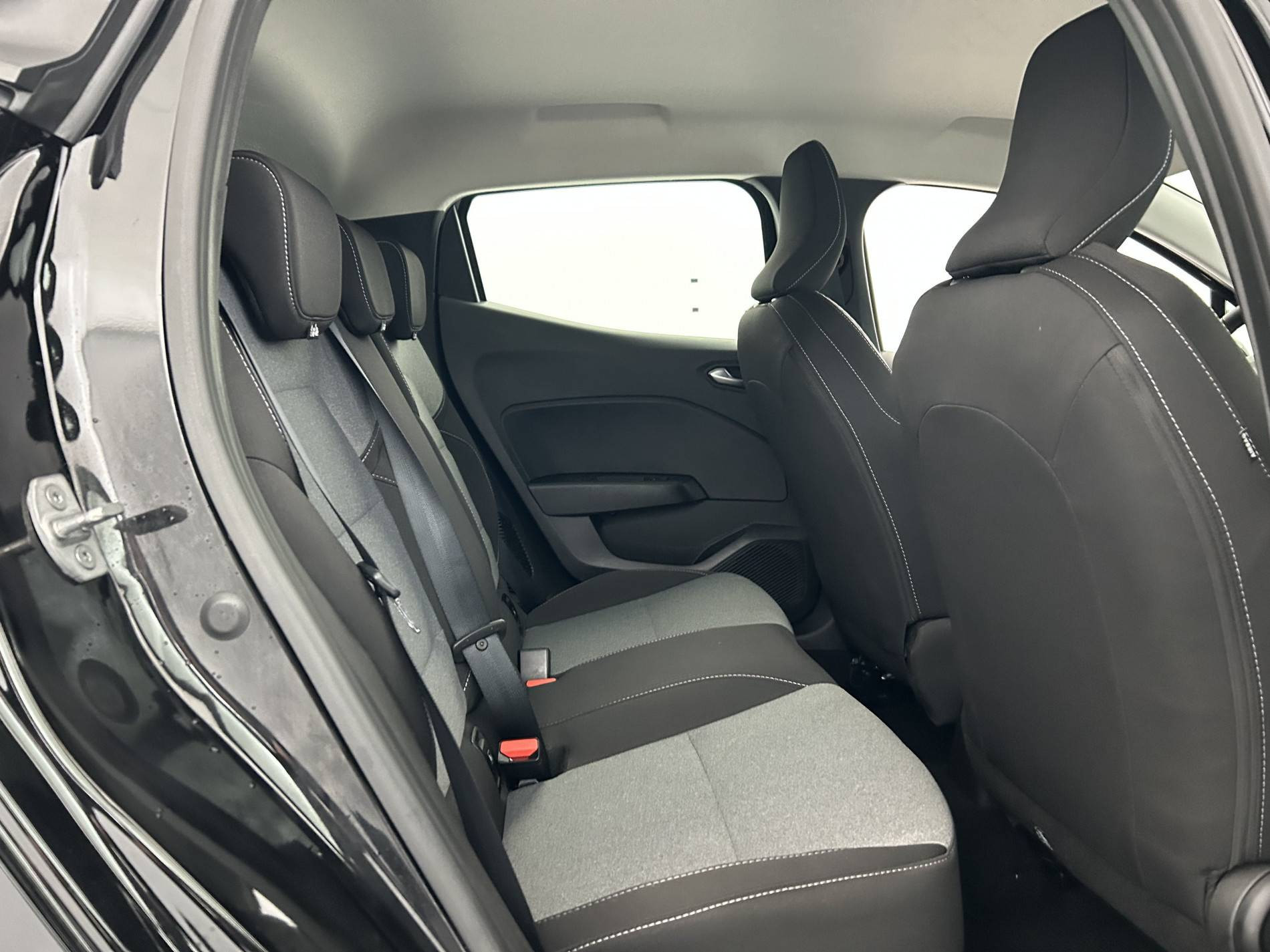 Vente en ligne Renault Clio 5 Clio E-Tech full hybrid 145 ch GSR2 au prix de 19 790 €