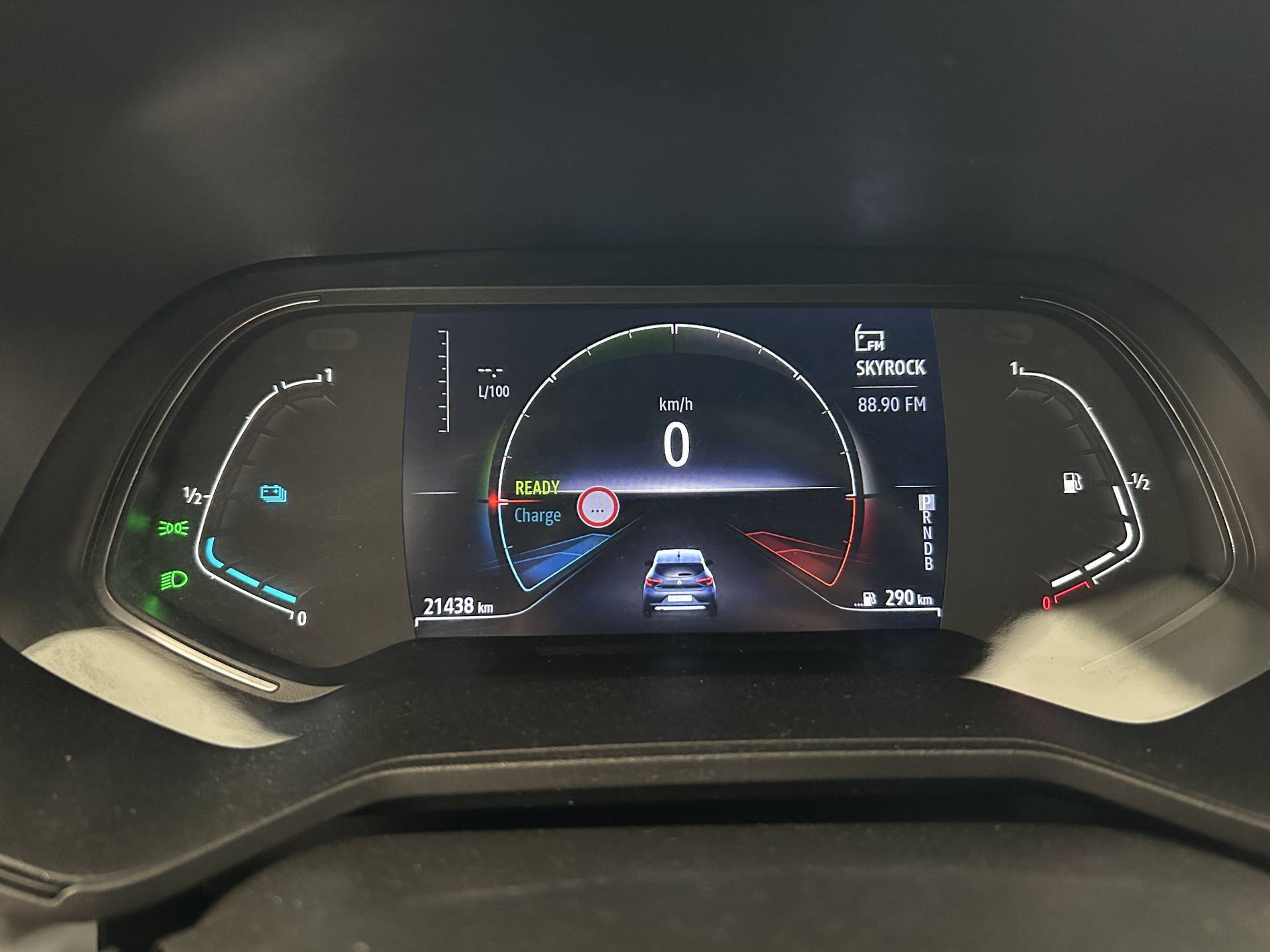 Vente en ligne Renault Clio 5 Clio E-Tech 140 - 21N au prix de 17 000 €
