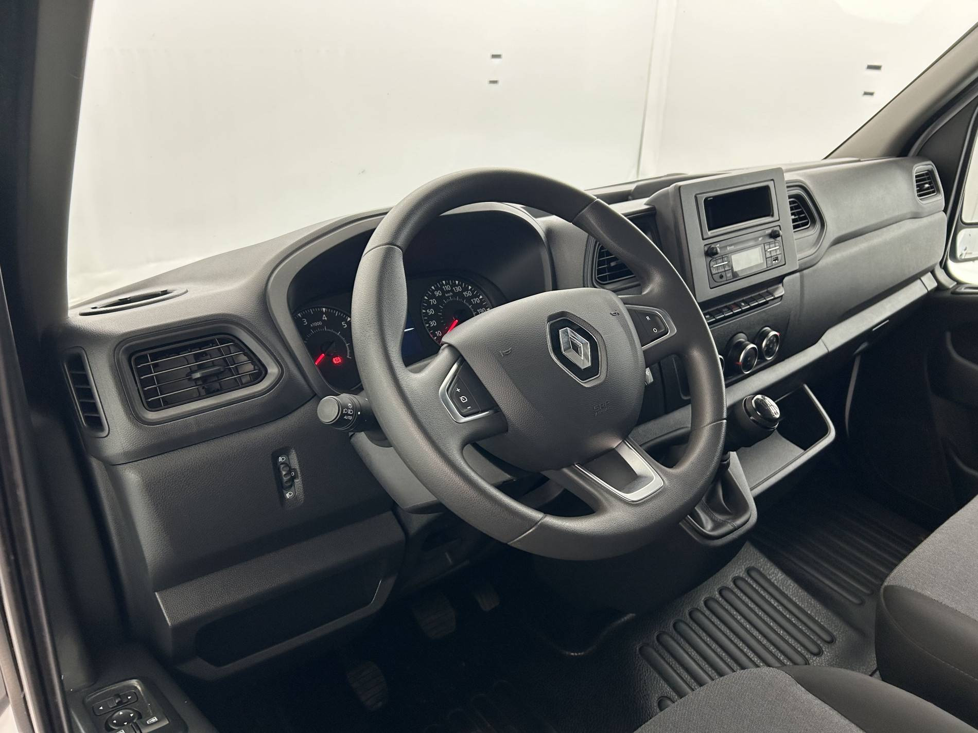 Vente en ligne Renault Master Fourgon MASTER FGN TRAC F3500 L2H2 BLUE DCI 135 au prix de 26 990 €
