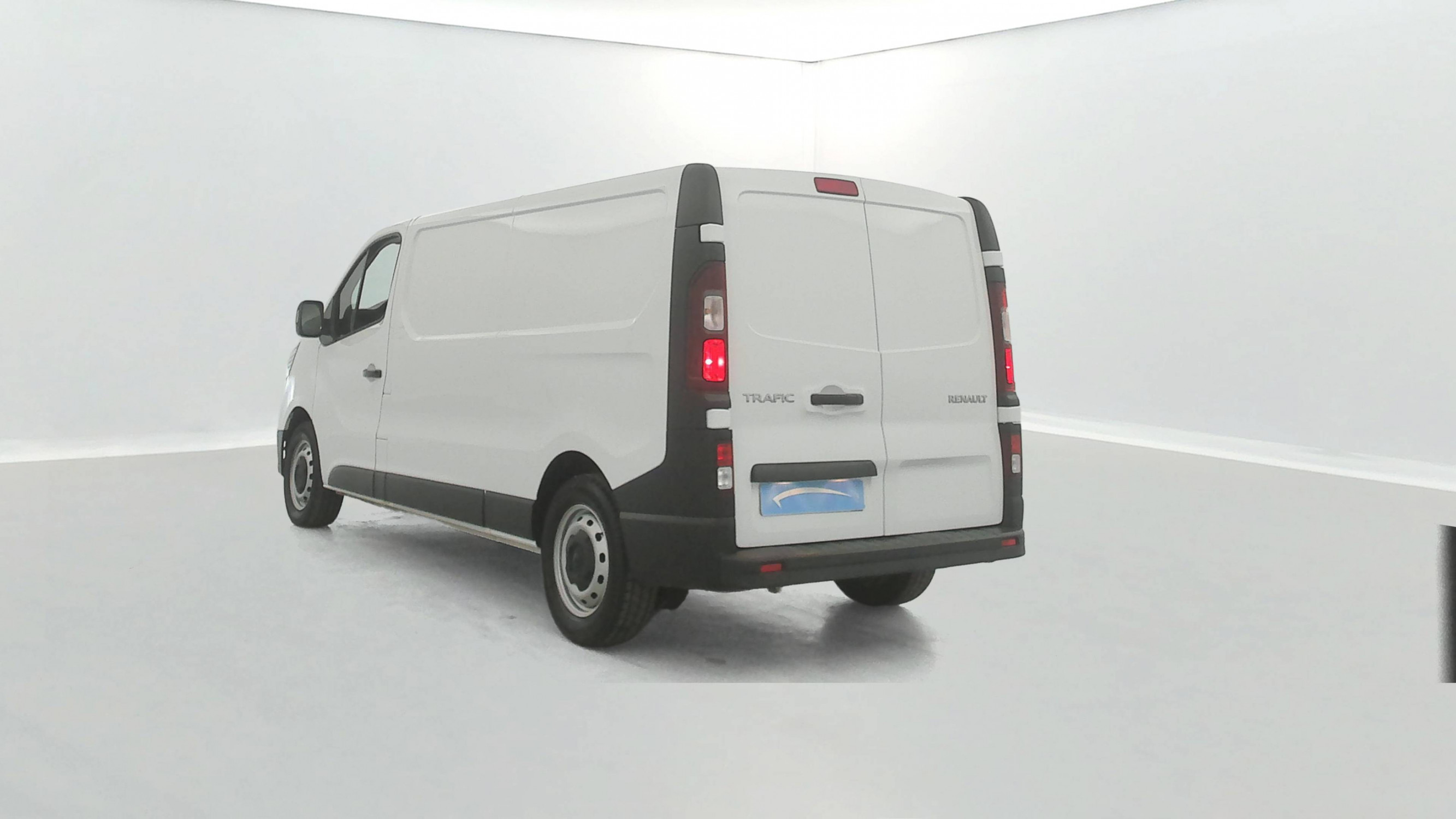 Vente en ligne Renault Trafic 3 Fourgon TRAFIC FGN L2H1 3000 KG BLUE DCI 130 au prix de 23 890 €