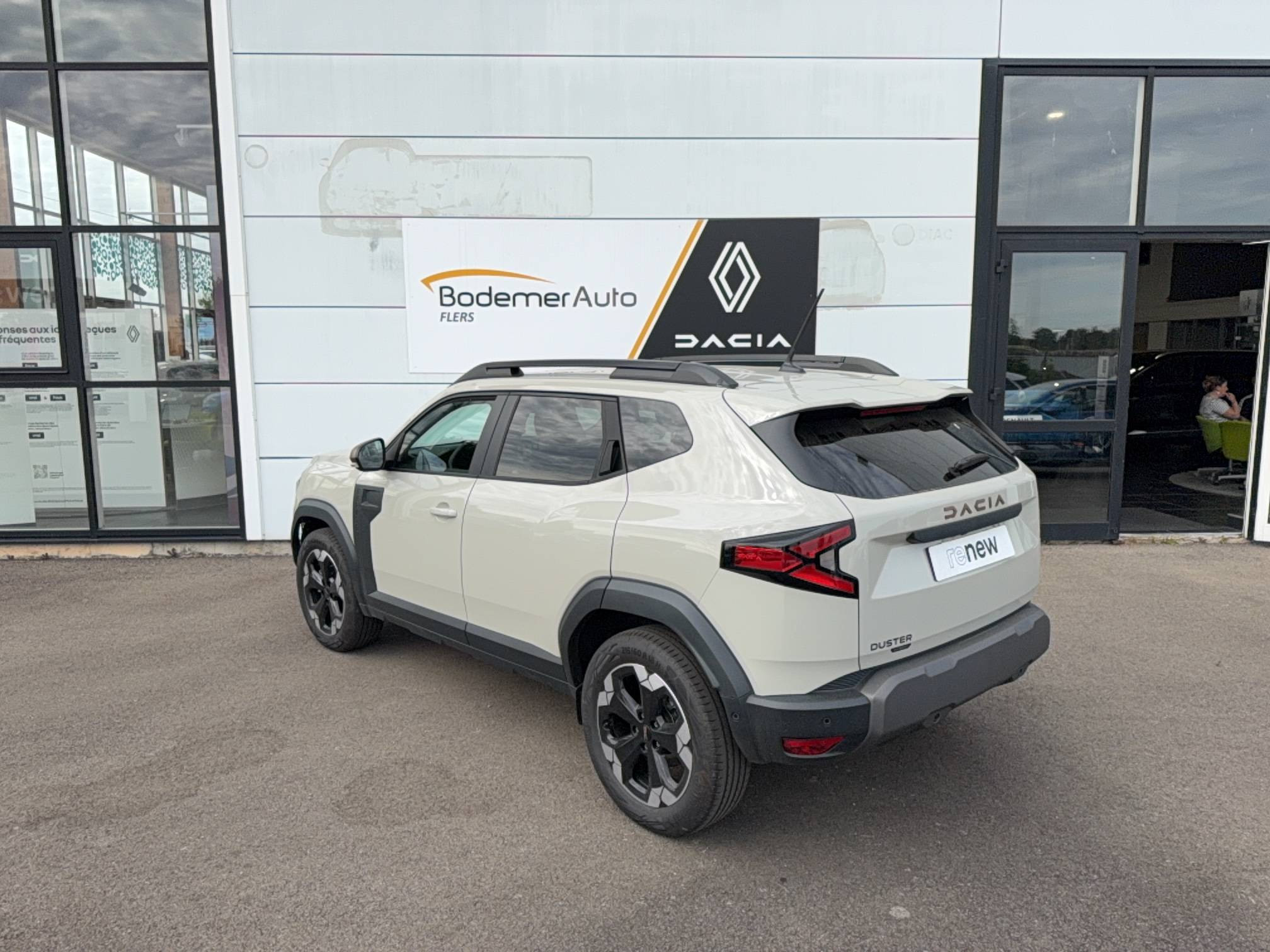 Vente en ligne Dacia Duster  Hybrid 155 au prix de 29 980 €