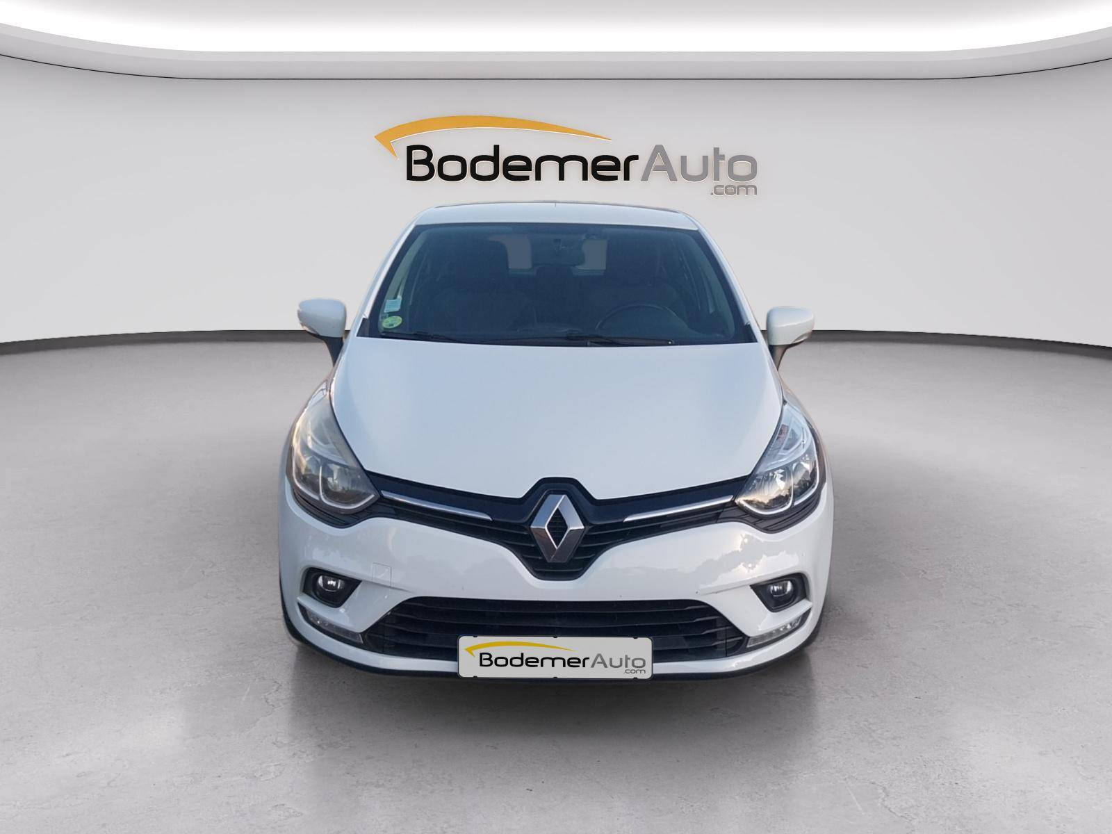 Vente en ligne Renault Clio 4 Estate Clio Estate dCi 90 E6C au prix de 11 590 €