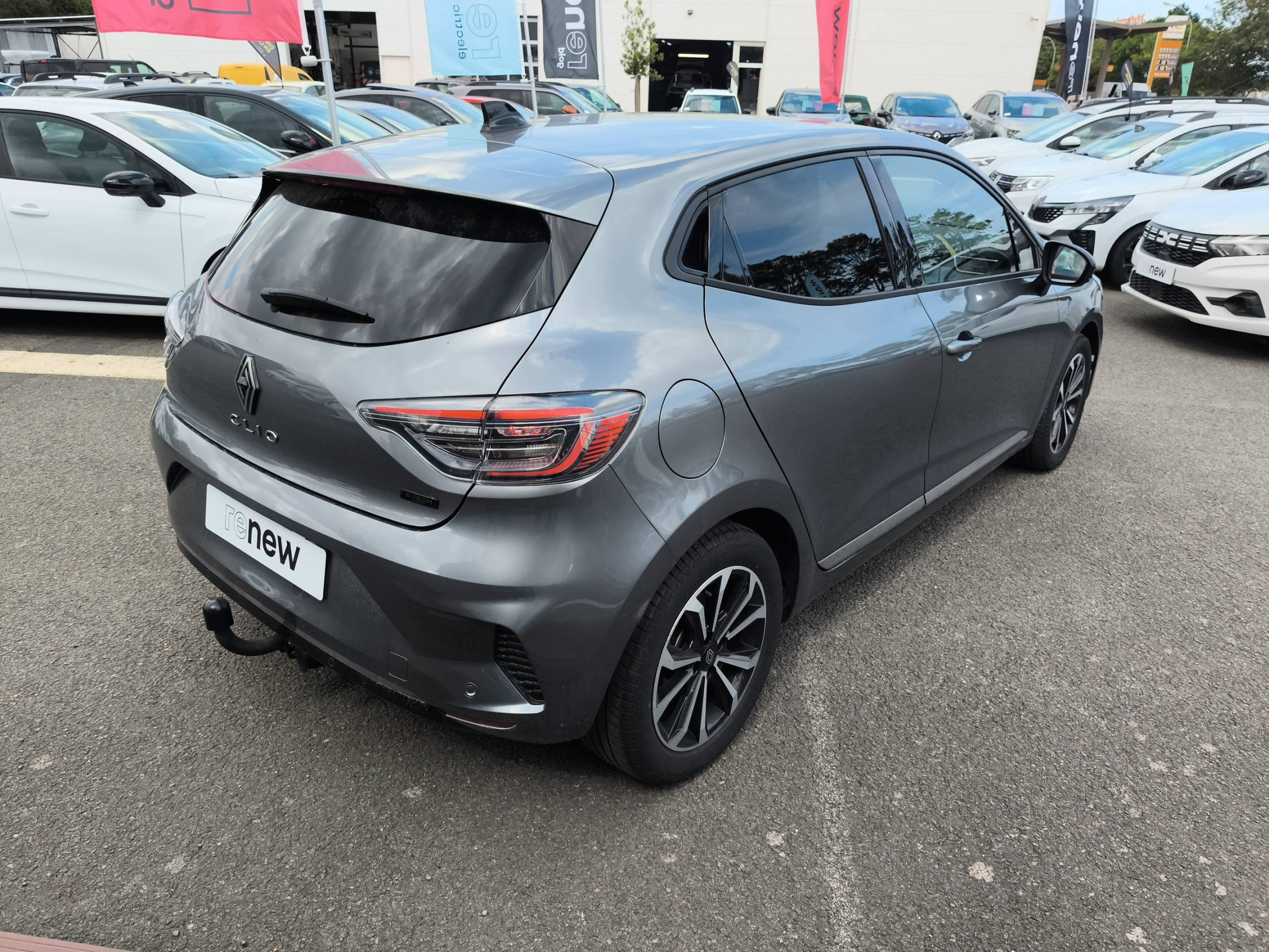 Vente en ligne Renault Clio 5 Clio E-Tech full hybrid 145 au prix de 18 990 €