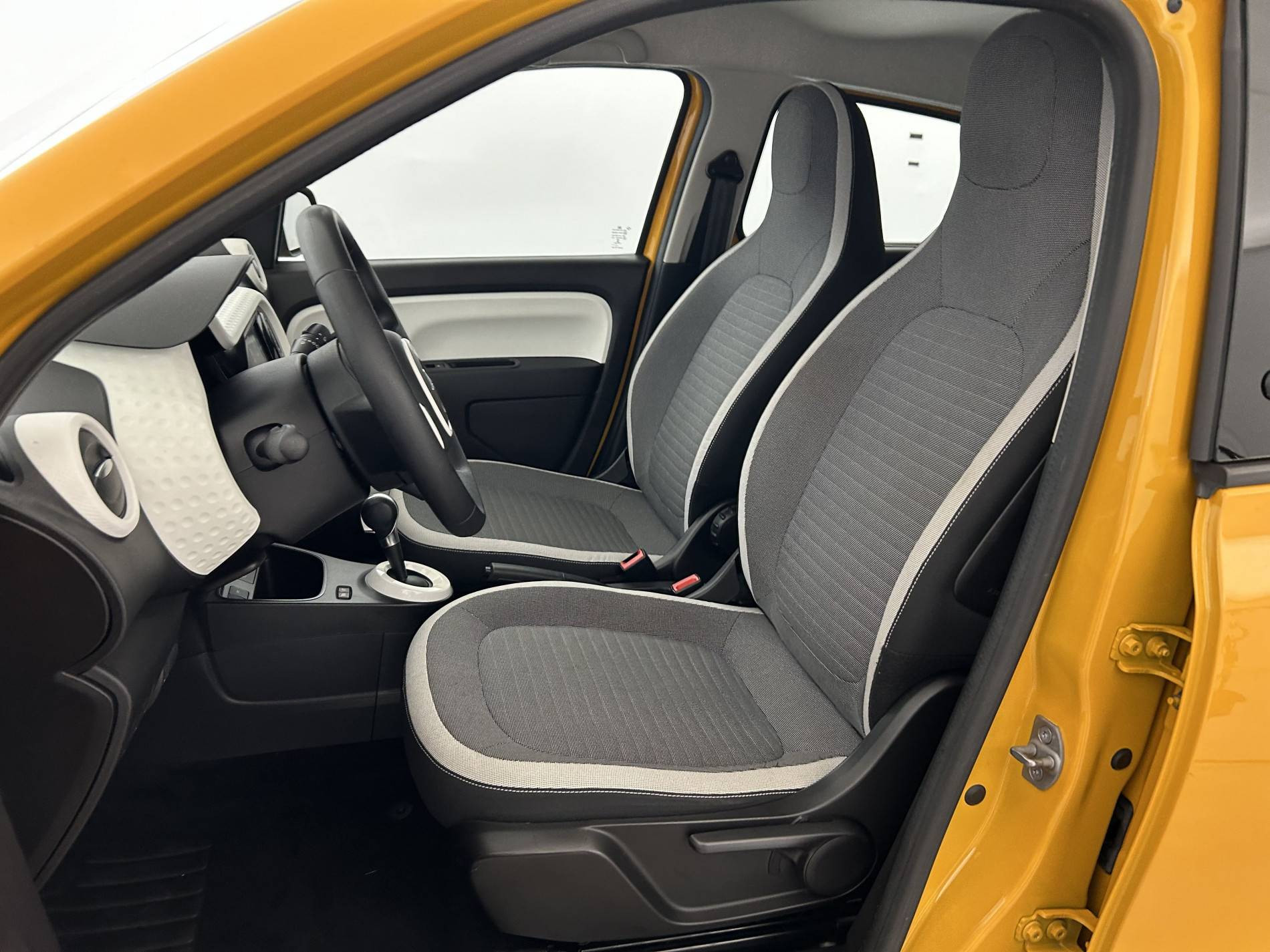 Vente en ligne Renault Twingo Electrique Twingo III E-Tech au prix de 10 890 €