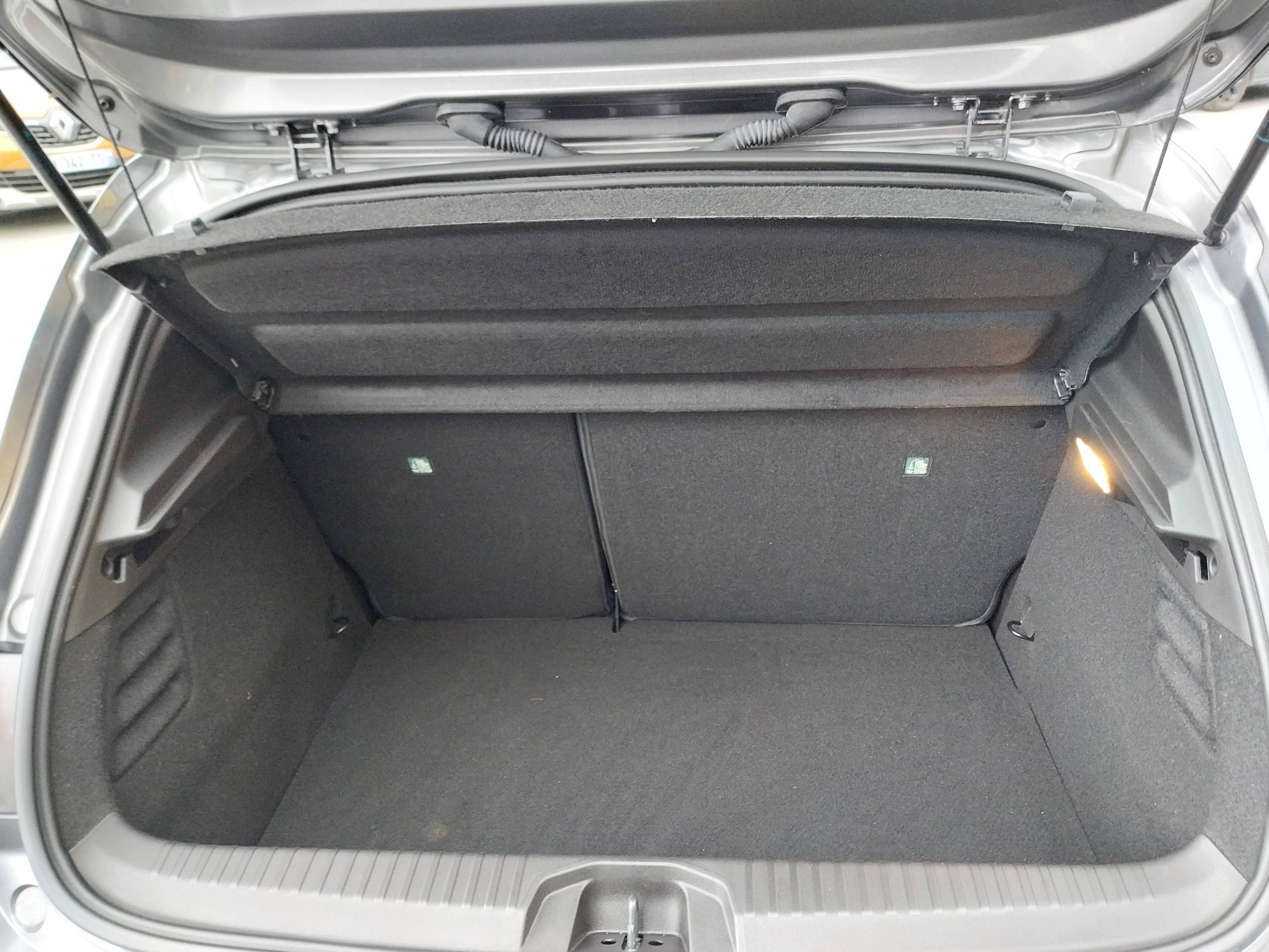 Vente en ligne Renault Clio 5 Clio E-Tech full hybrid 145 au prix de 19 000 €
