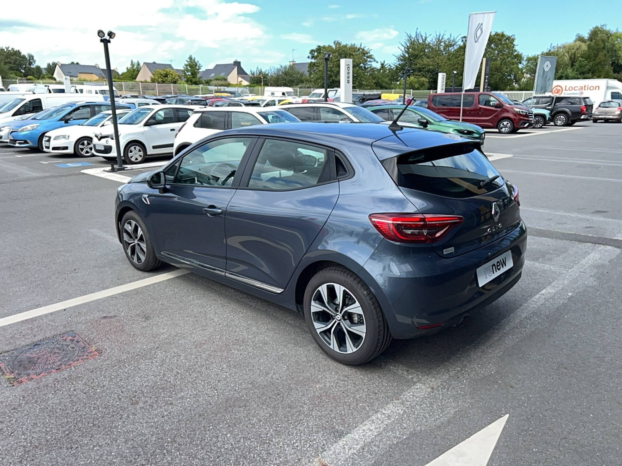 Vente en ligne Renault Clio 5 Clio TCe 90 - 21N au prix de 13 490 €
