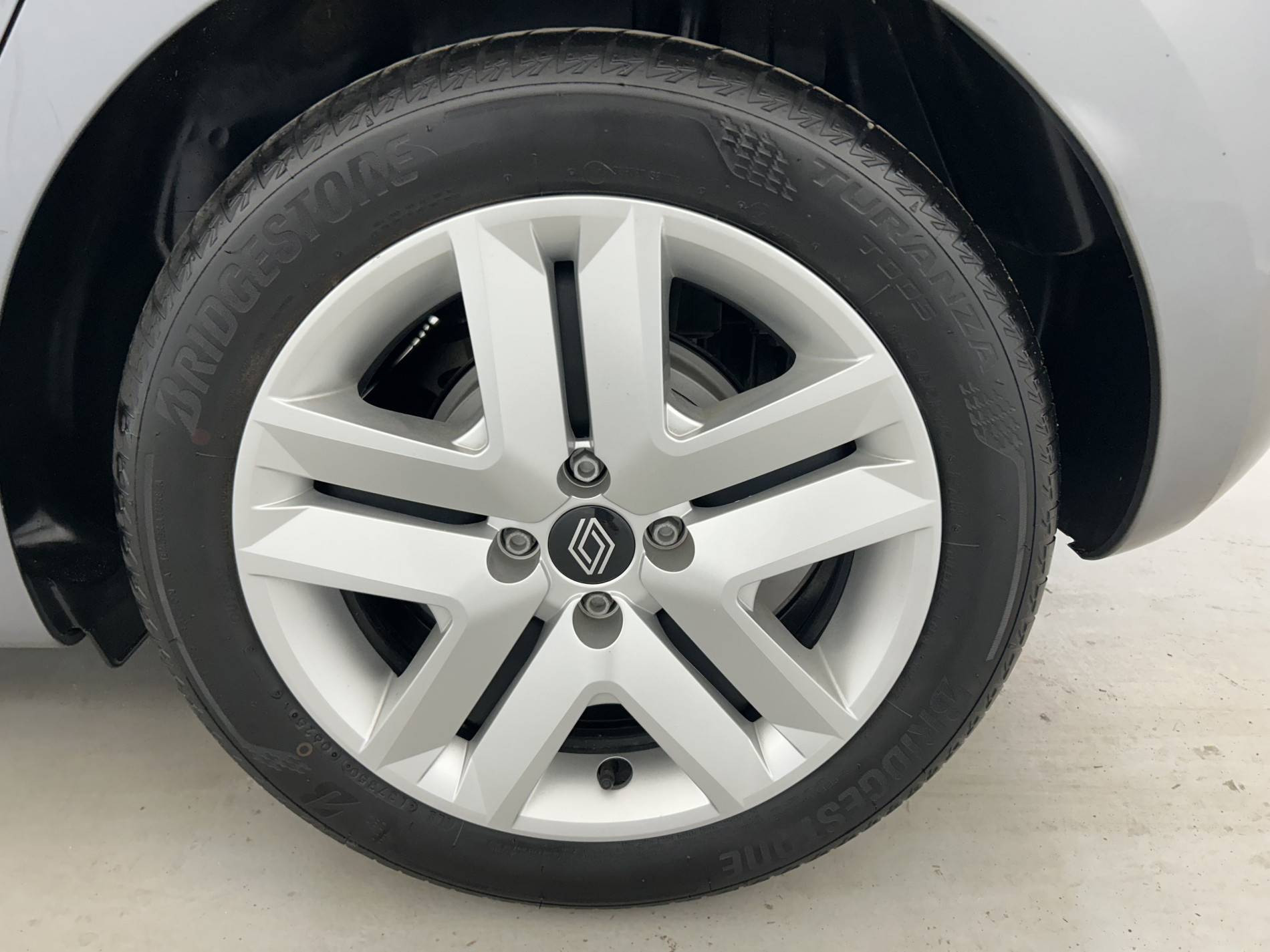 Vente en ligne Renault Clio 5 Clio E-Tech full hybrid 145 ch GSR2 au prix de 19 590 €