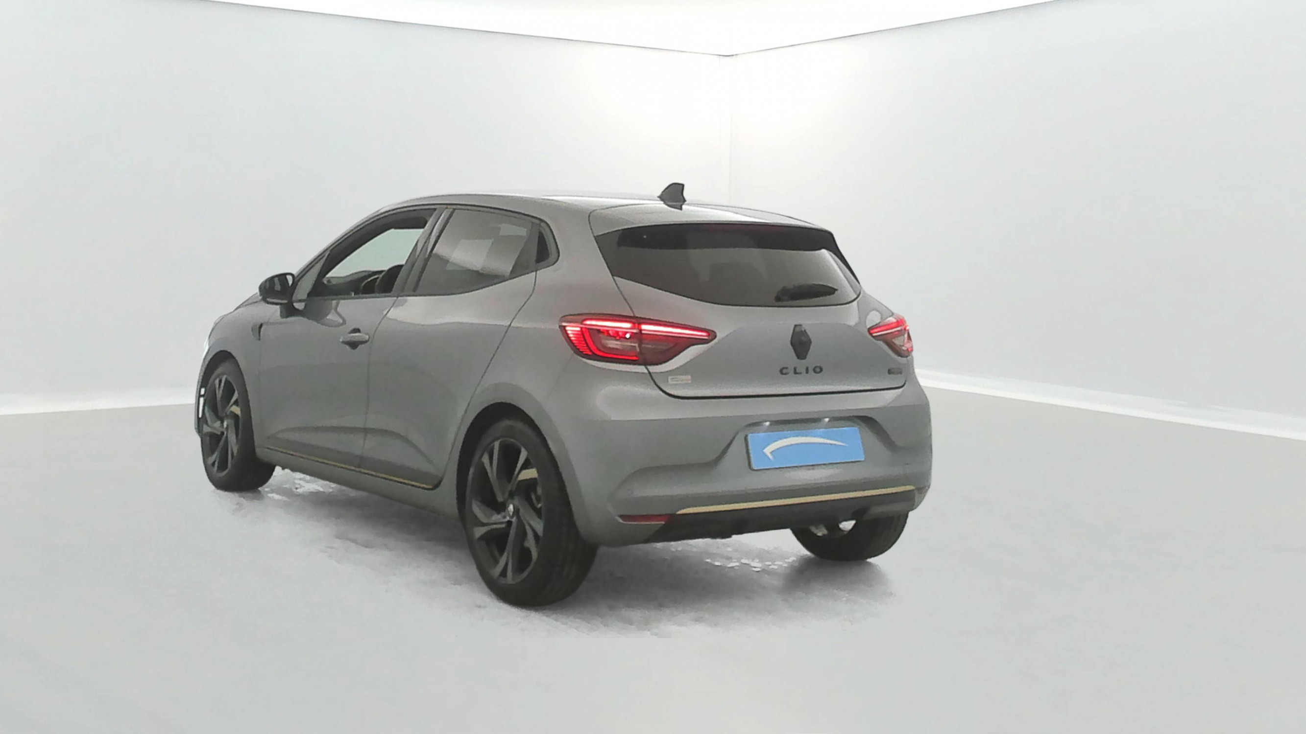 Vente en ligne Renault Clio 5 Clio E-Tech full hybrid 145 au prix de 18 990 €
