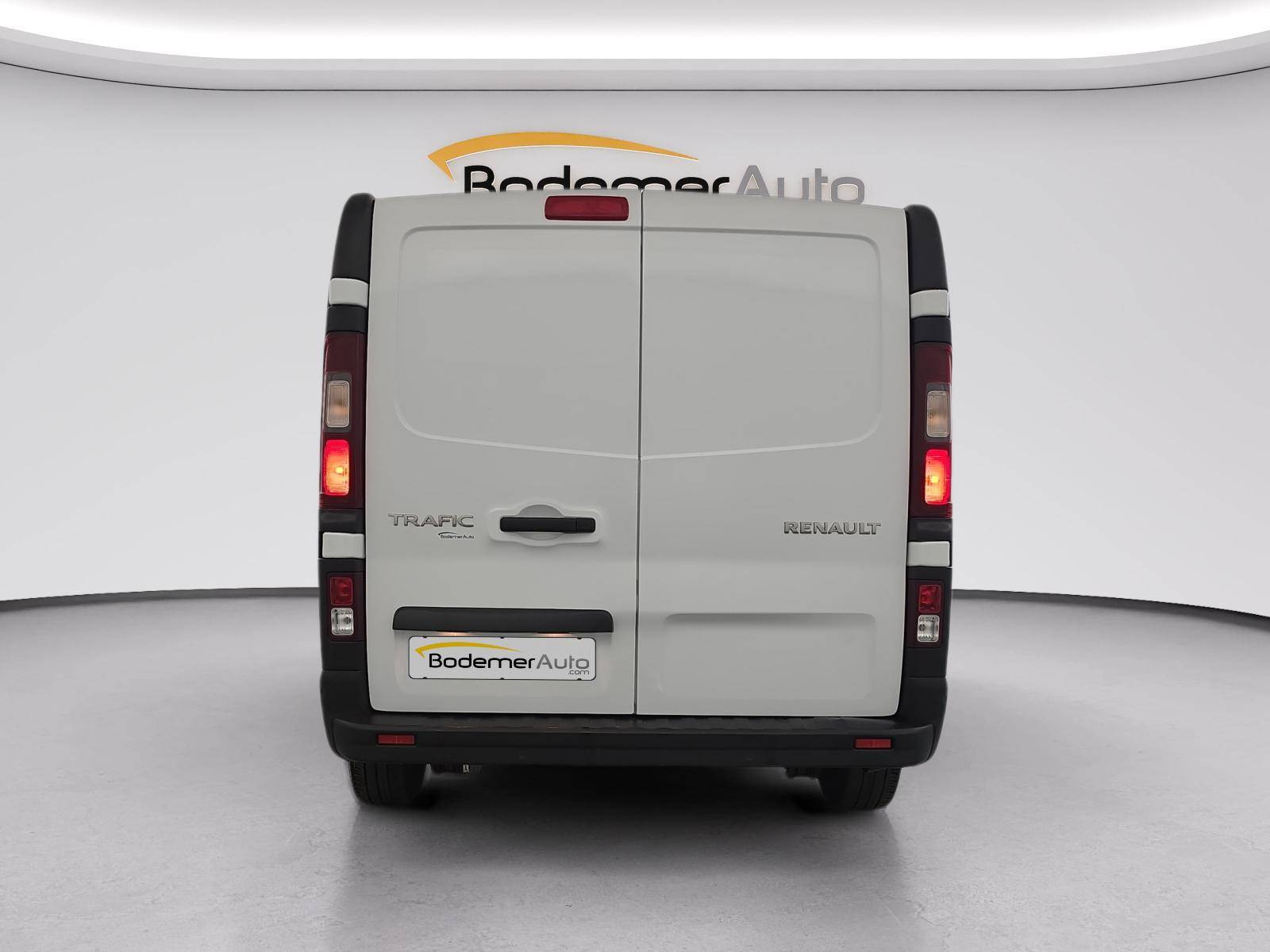Vente en ligne Renault Trafic 3 Fourgon TRAFIC FGN L2H1 3000 KG BLUE DCI 130 au prix de 21 990 €