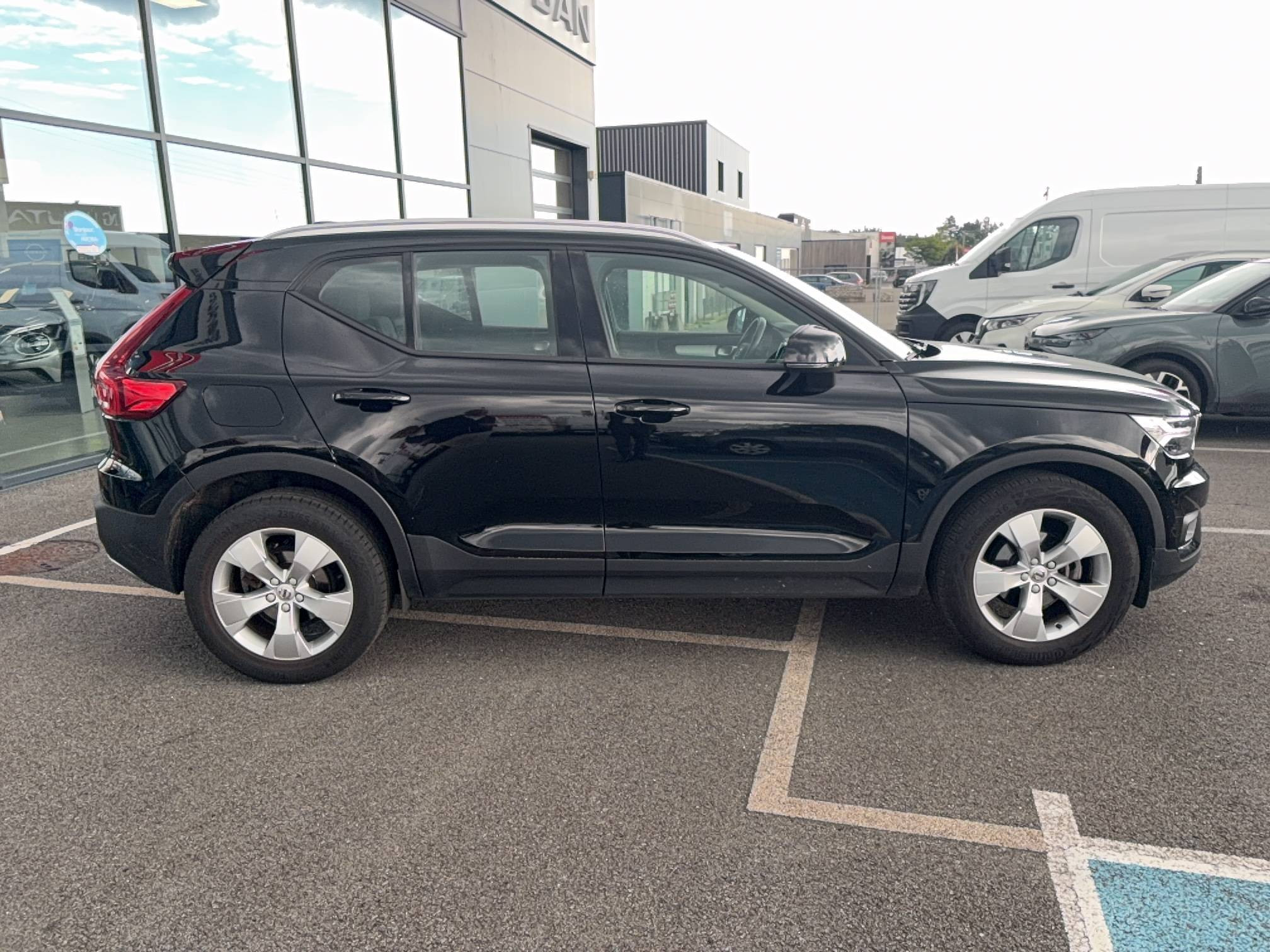 Vente en ligne Volvo XC40 XC40 T2 129 ch au prix de 21 490 €