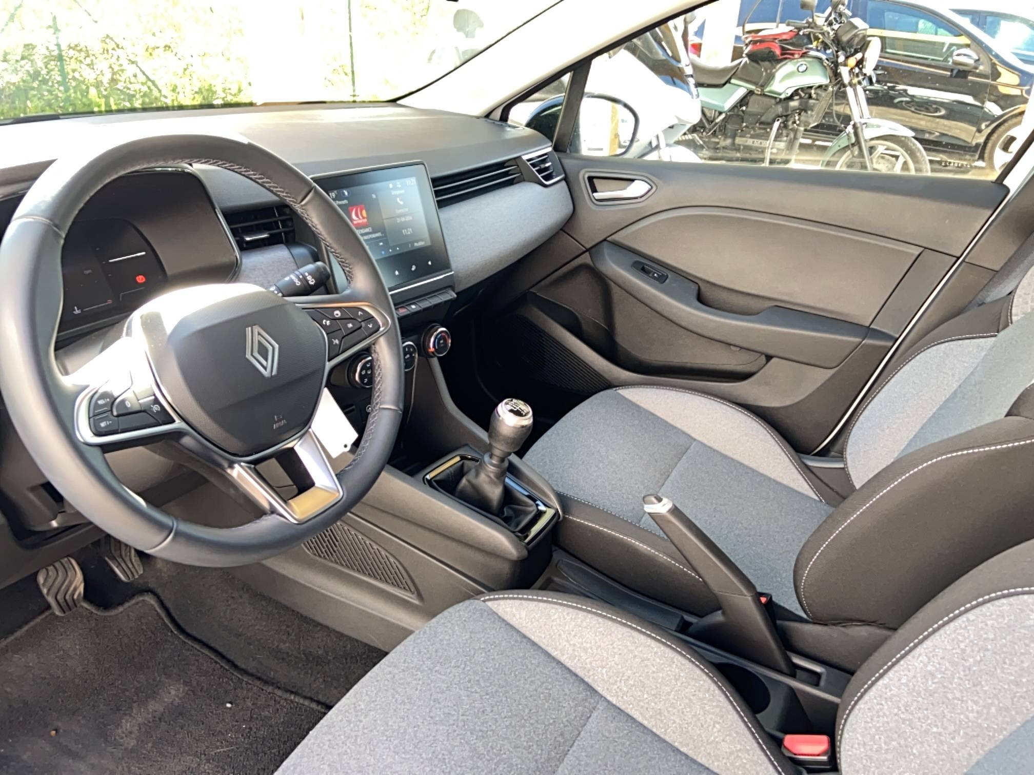 Vente en ligne Renault Clio 5 Clio Eco-G 100 ch GSR2 au prix de 16 290 €