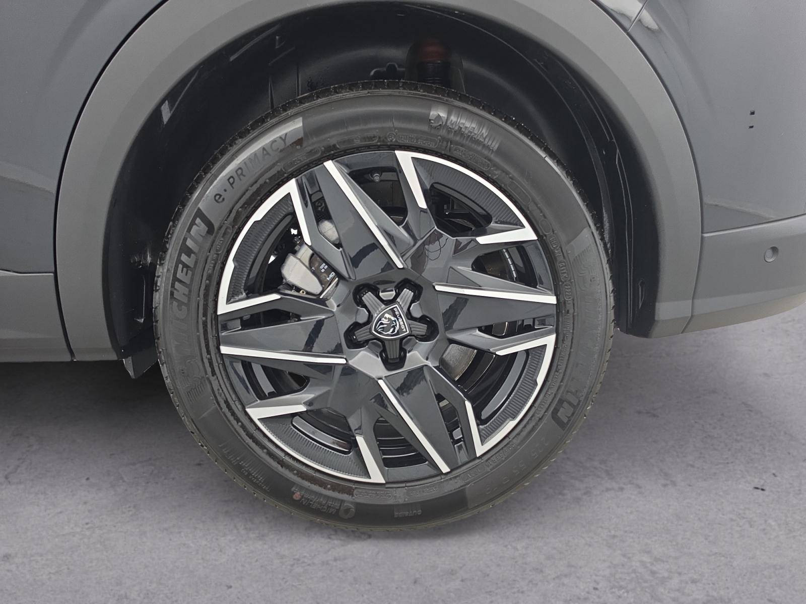 Vente en ligne Peugeot 5008  Hybrid 145 ch e-DCS6 au prix de 32 990 €