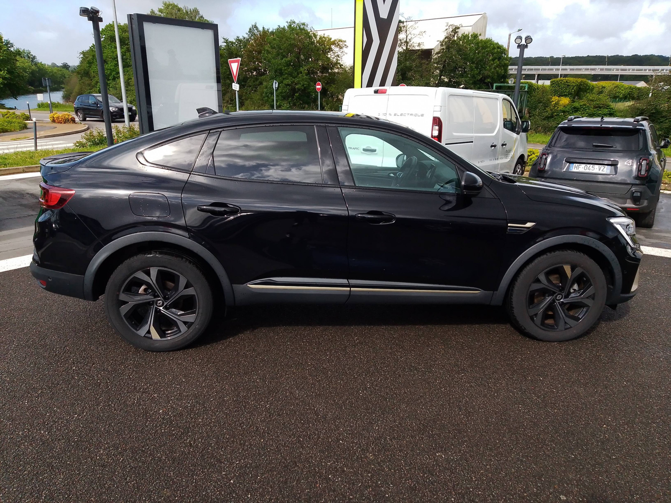 Vente en ligne Renault Arkana  E-Tech hybride 145 - 22 au prix de 24 990 €
