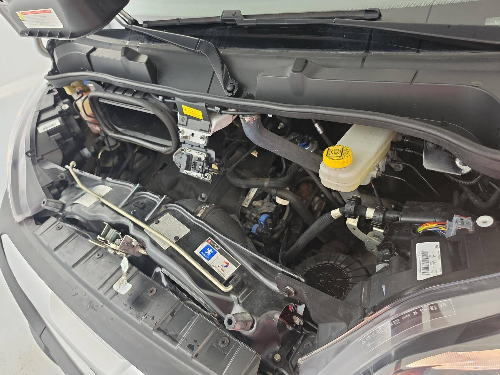 Vente en ligne Peugeot Boxer Fourgon BOXER TOLE 330 L1H1 BLUEHDI 120 S&S au prix de 17 990 €