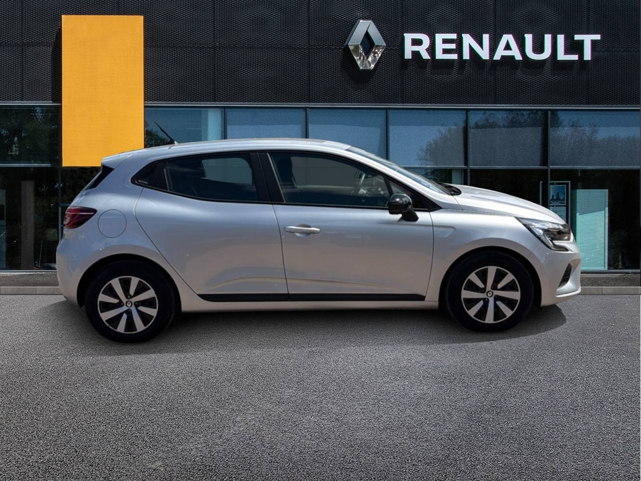 Vente en ligne Renault Clio 5 Clio E-Tech full hybrid 145 au prix de 16 990 €