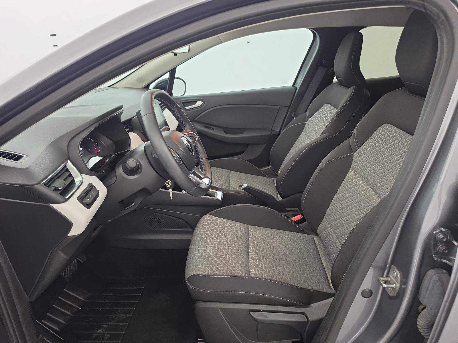 Vente en ligne Renault Clio 5 Clio E-Tech full hybrid 145 au prix de 16 140 €