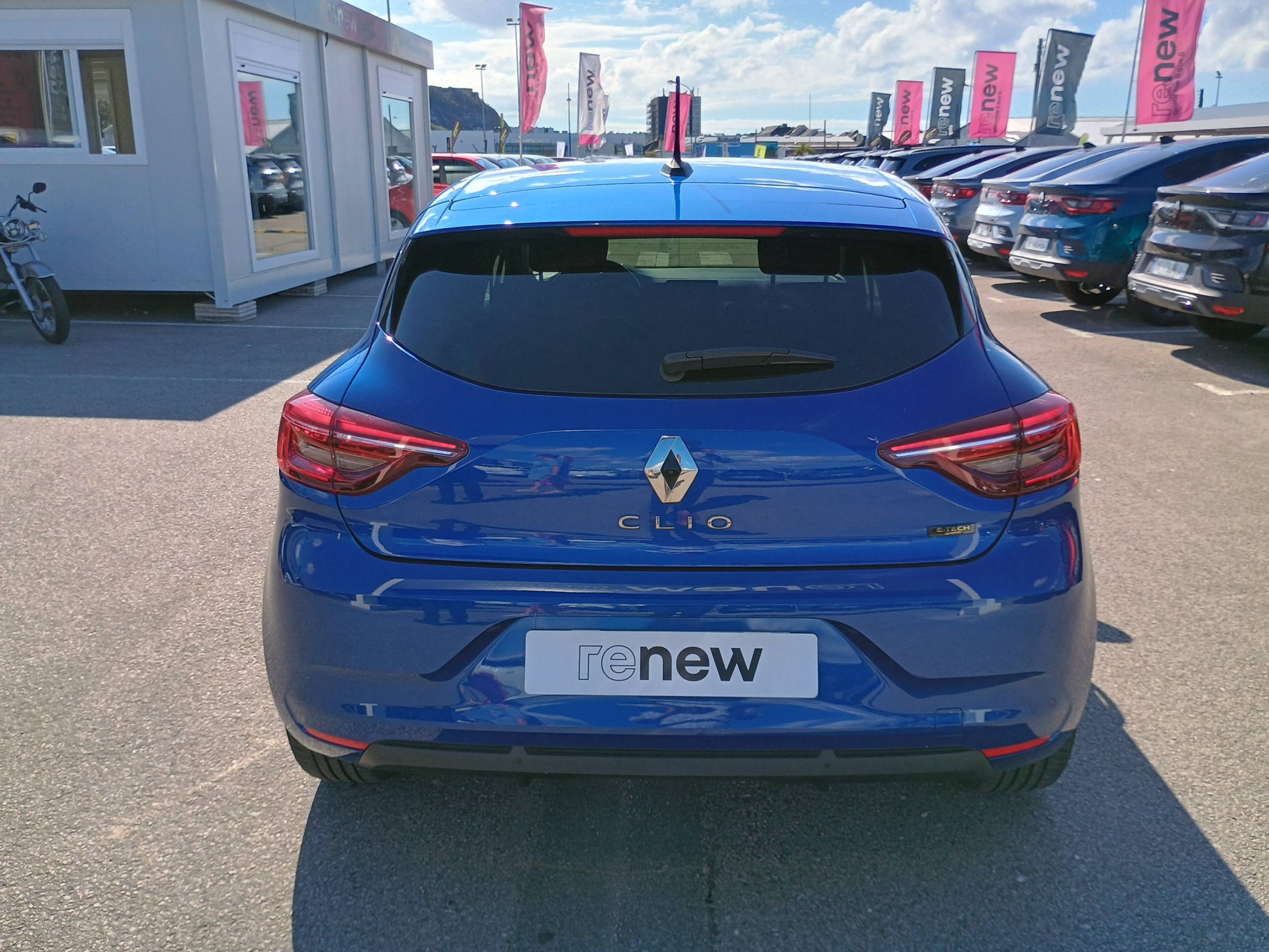 Vente en ligne Renault Clio 5 Clio E-Tech full hybrid 145 au prix de 15 890 €