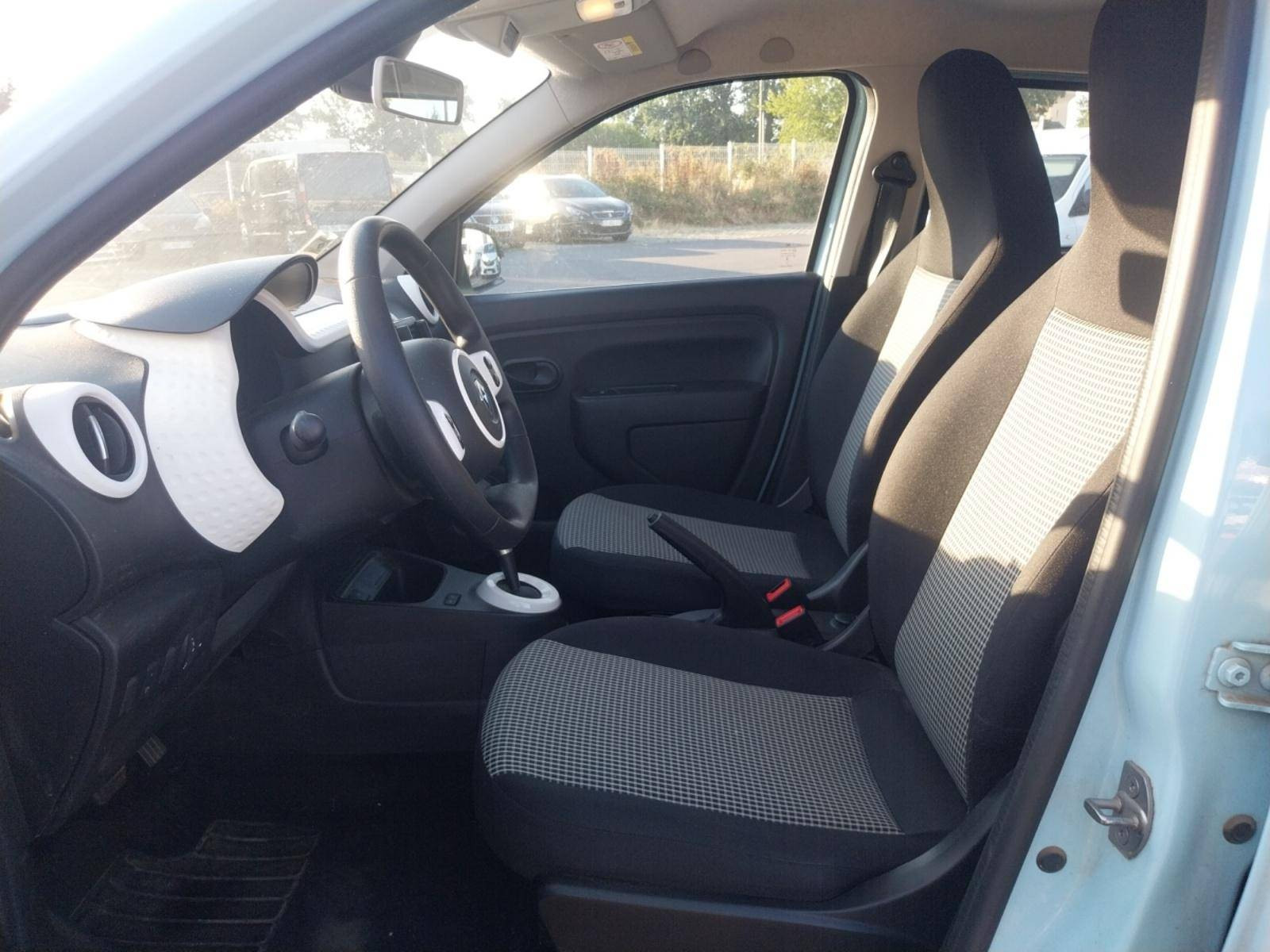 Vente en ligne Renault Twingo Electrique Twingo III E-Tech au prix de 13 490 €