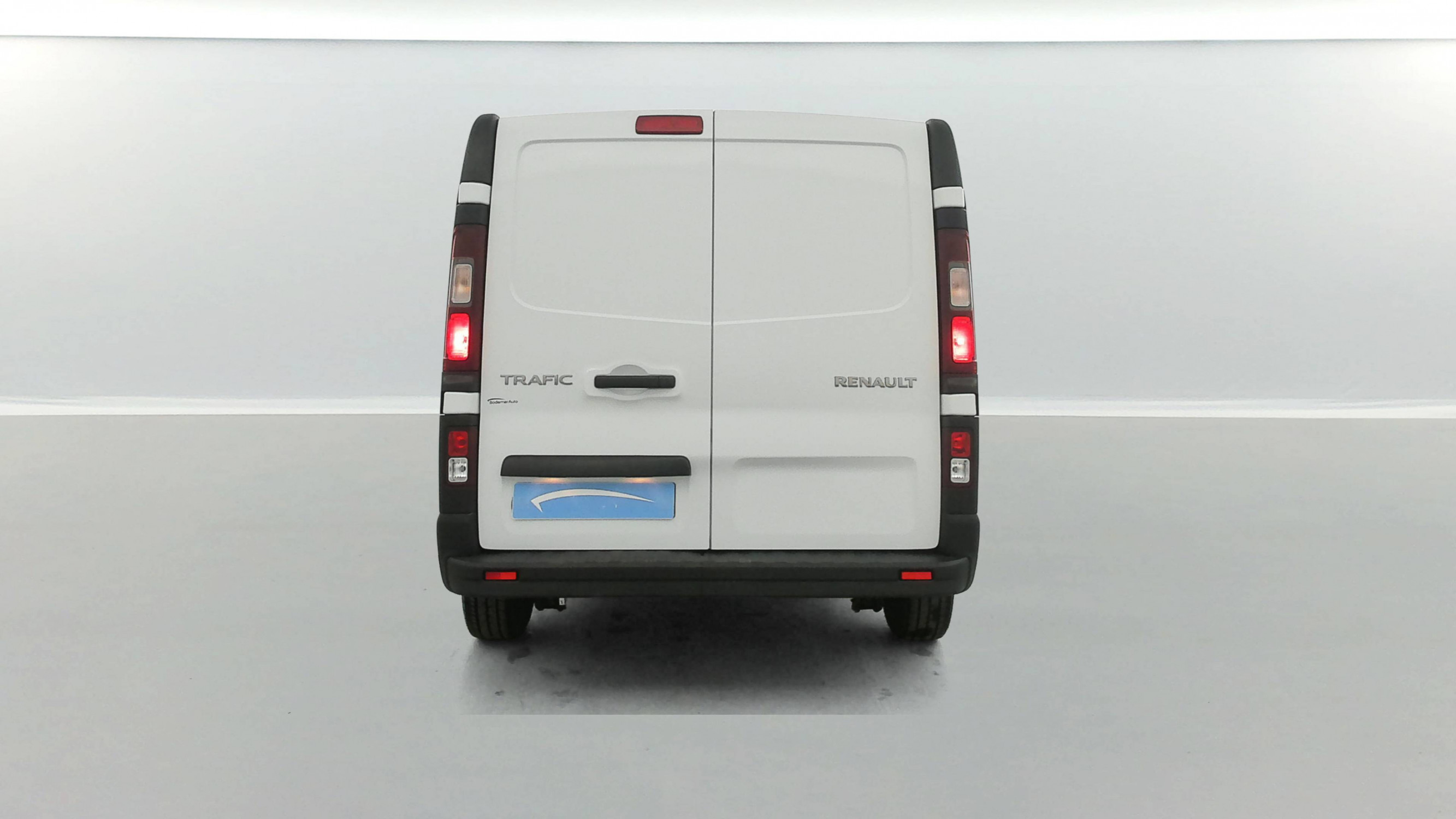 Vente en ligne Renault Trafic 3 Fourgon TRAFIC FG BLUE DCI 130 L1H1 3T GSR2 au prix de 23 690 €