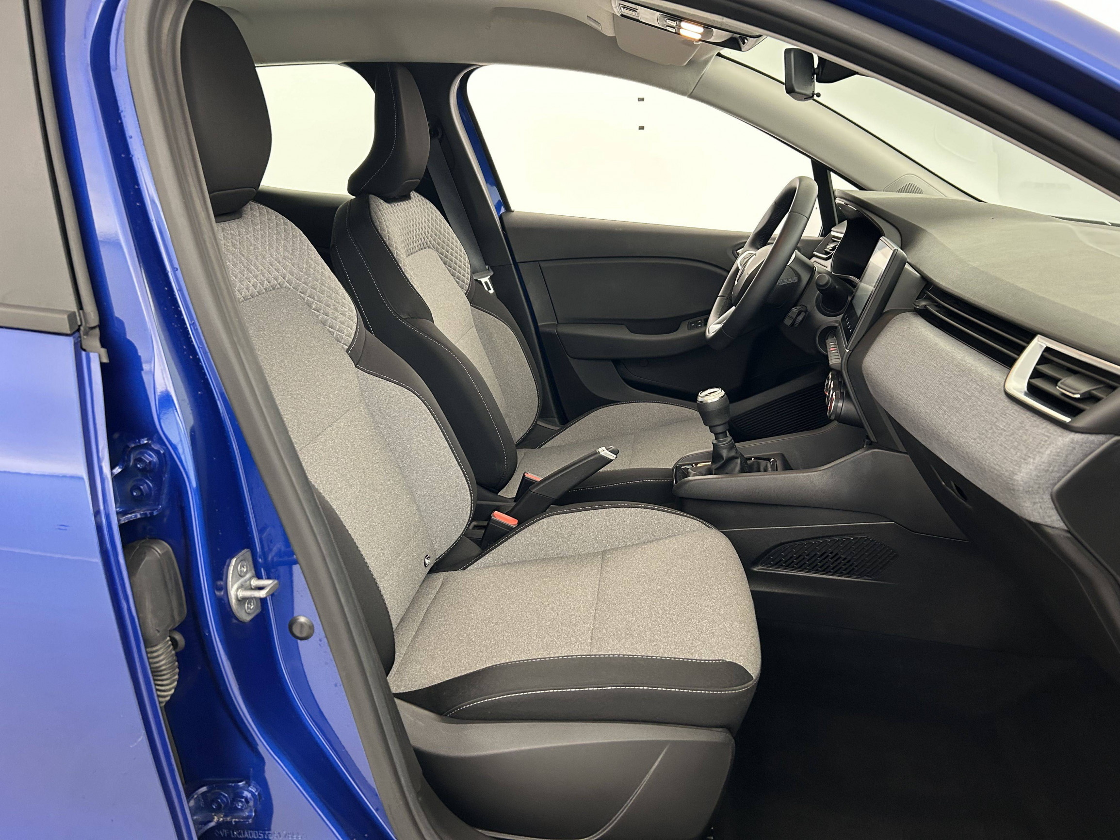 Vente en ligne Renault Clio 5 Clio TCe 90 au prix de 15 990 €