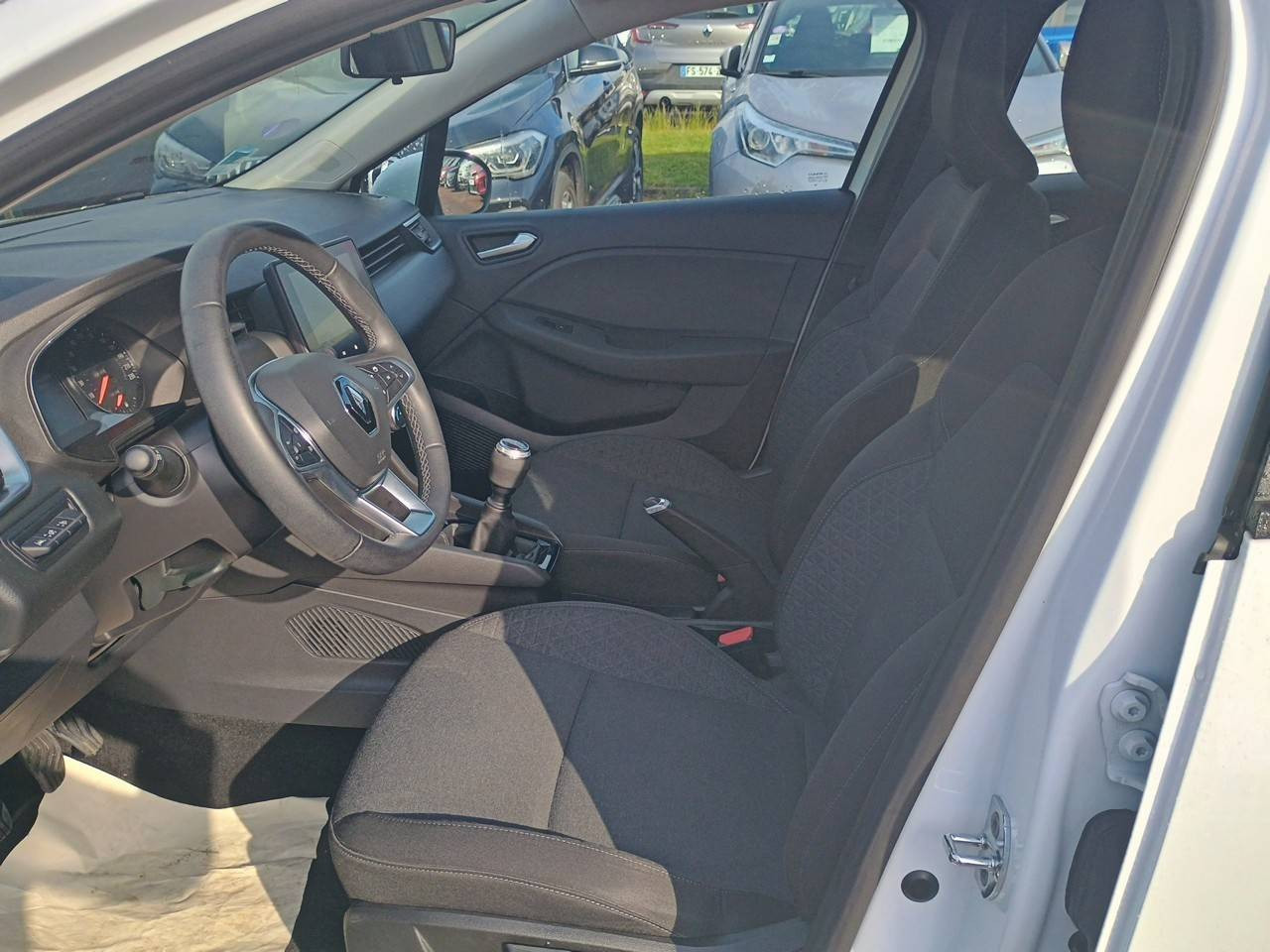Vente en ligne Renault Clio 5 Clio SCe 65 - 21N au prix de 12 490 €