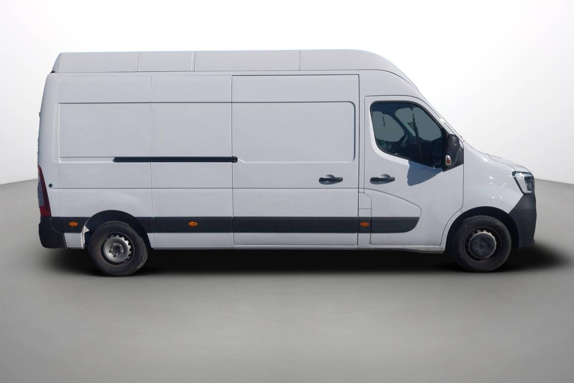 Vente en ligne Renault Master Fourgon MASTER FGN TRAC F3500 L3H3 BLUE DCI 135 au prix de 29 400 €