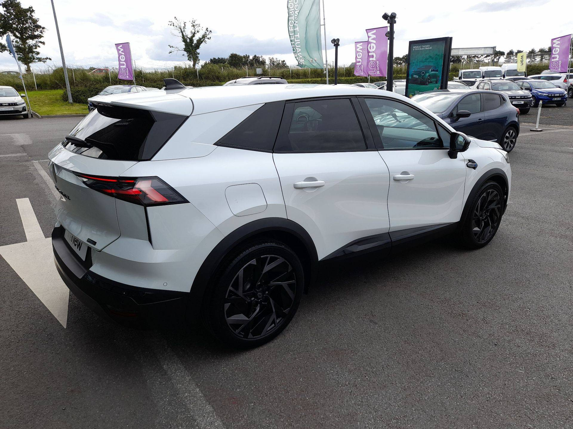 Vente en ligne Renault Symbioz  E-Tech full hybrid 145 au prix de 29 990 €