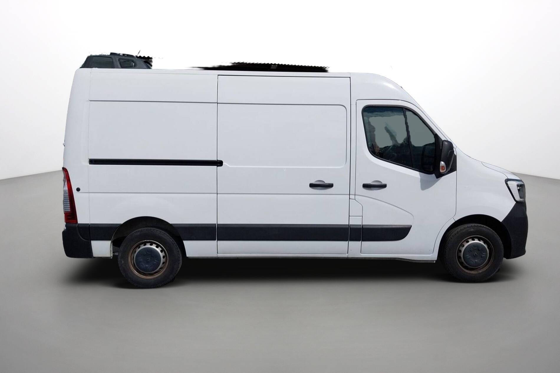 Vente en ligne Renault Master Fourgon MASTER FGN TRAC F3500 L2H2 BLUE DCI 135 au prix de 24 990 €