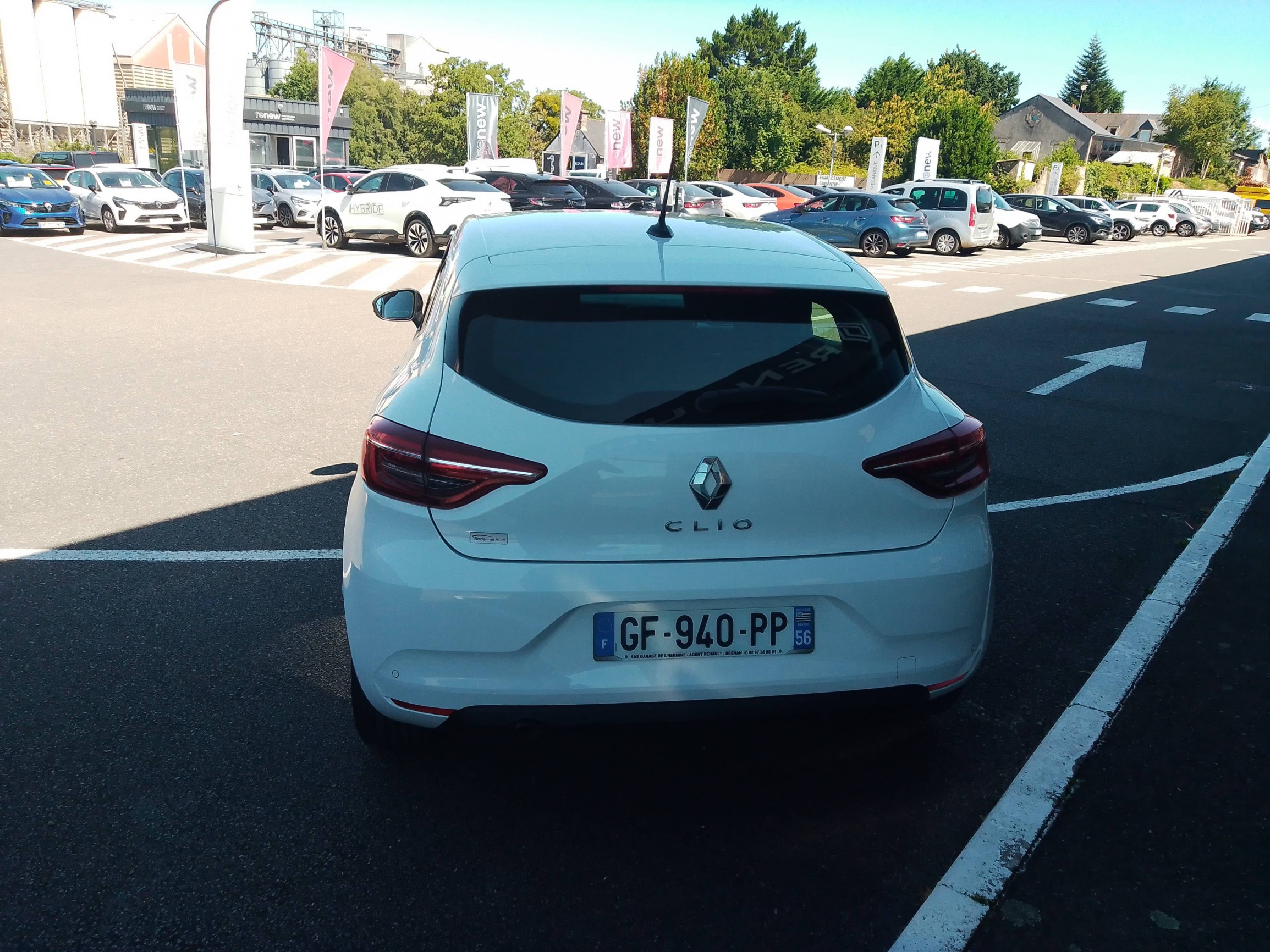 Vente en ligne Renault Clio 5 Clio TCe 90 - 21N au prix de 12 990 €
