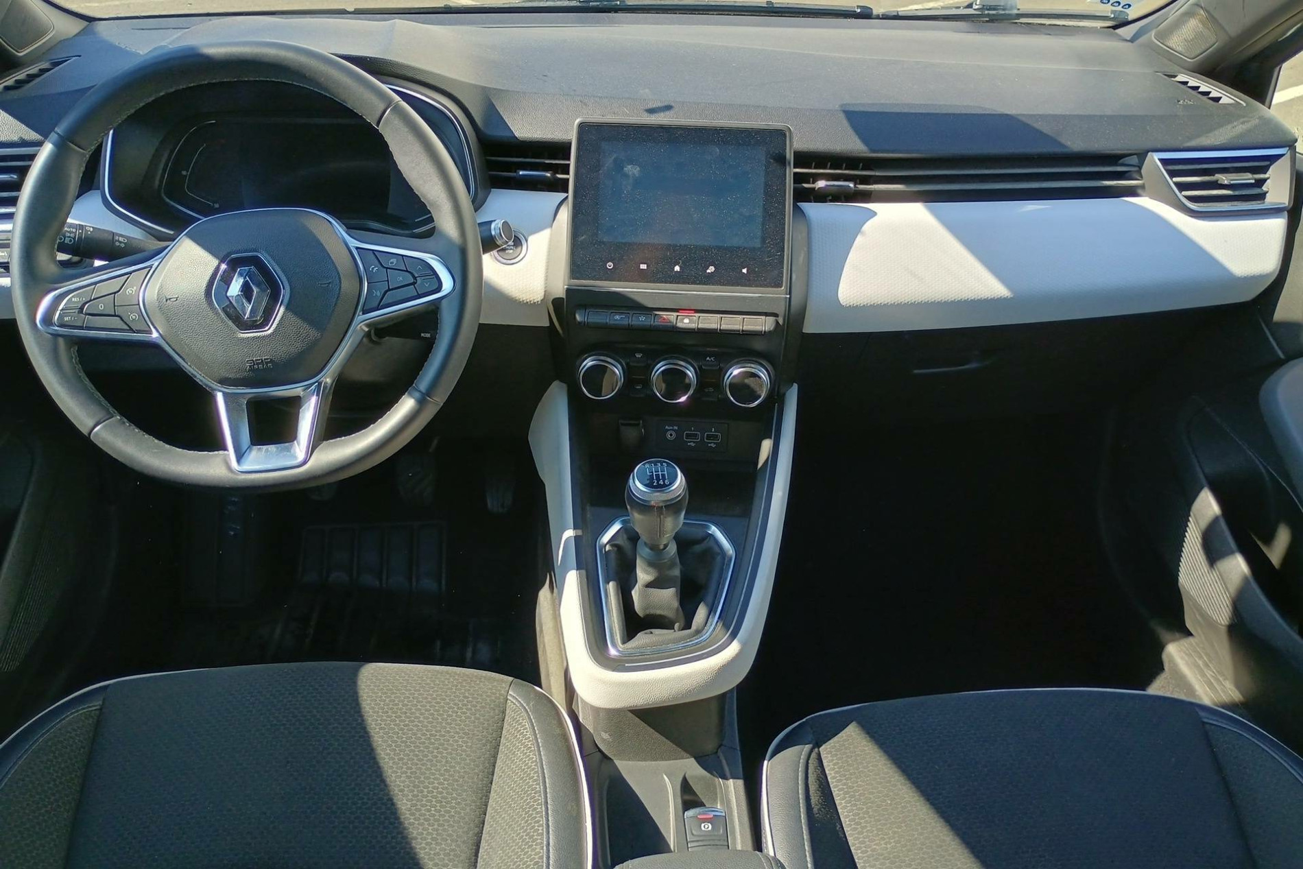 Vente en ligne Renault Clio 5 Clio TCe 90 - 21 au prix de 13 490 €