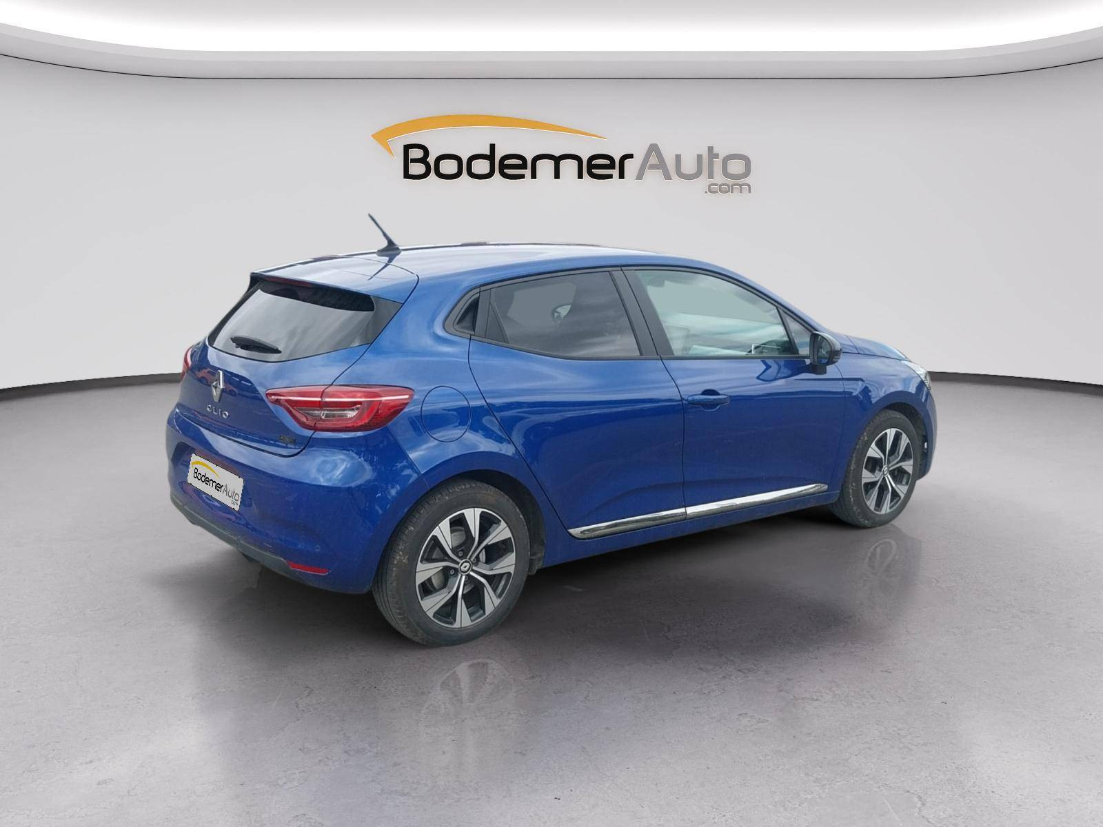 Vente en ligne Renault Clio 5 Clio E-Tech full hybrid 145 au prix de 16 700 €