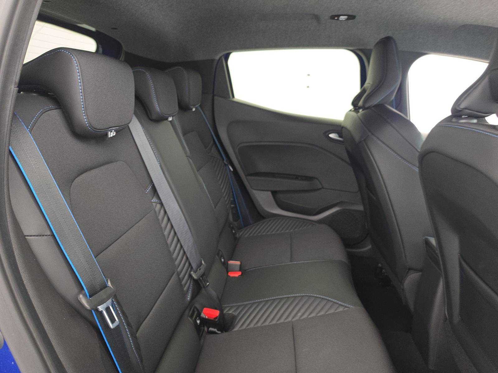 Vente en ligne Renault Clio 5 Clio E-Tech full hybrid 145 au prix de 21 990 €