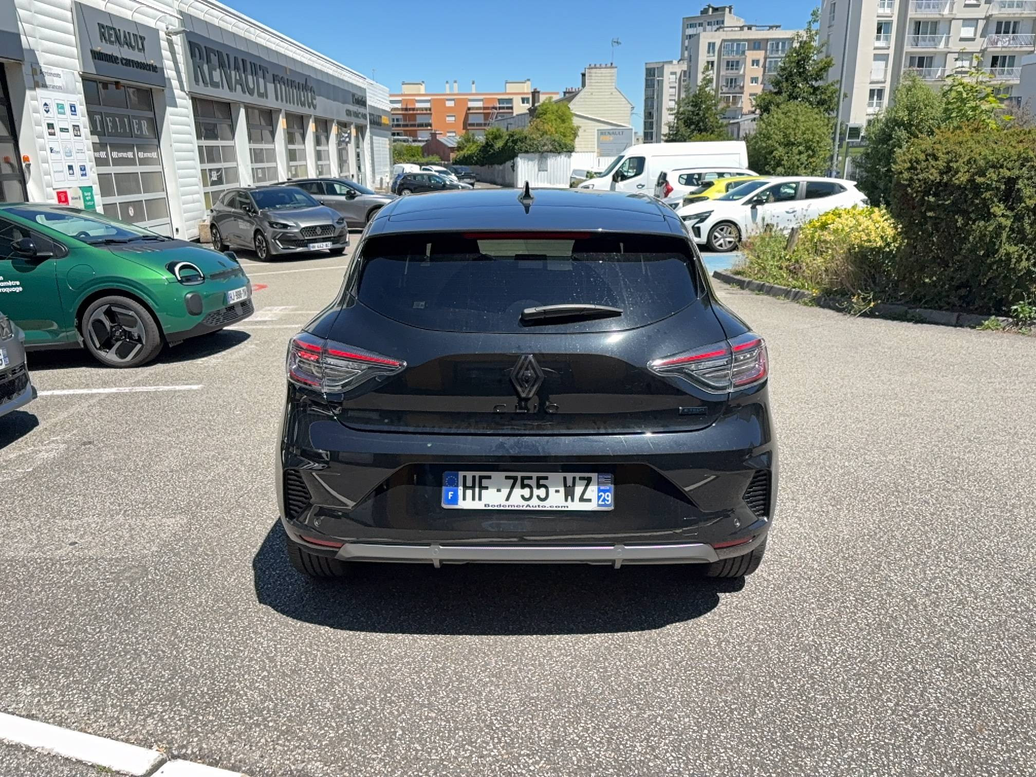Vente en ligne Renault Clio 5 Clio E-Tech full hybrid 145 ch GSR2 au prix de 27 490 €