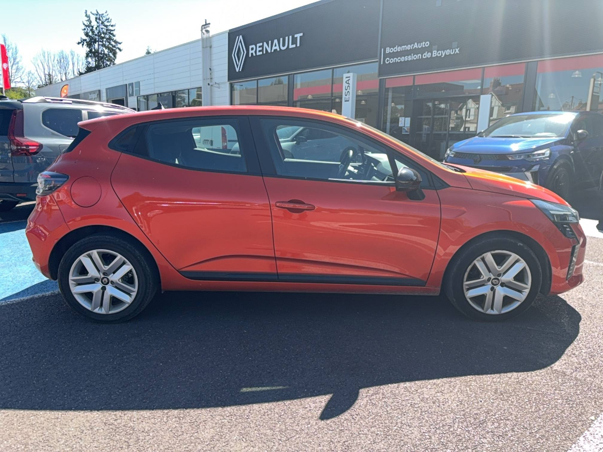 Vente en ligne Renault Clio 5 Clio SCe 65 au prix de 12 590 €