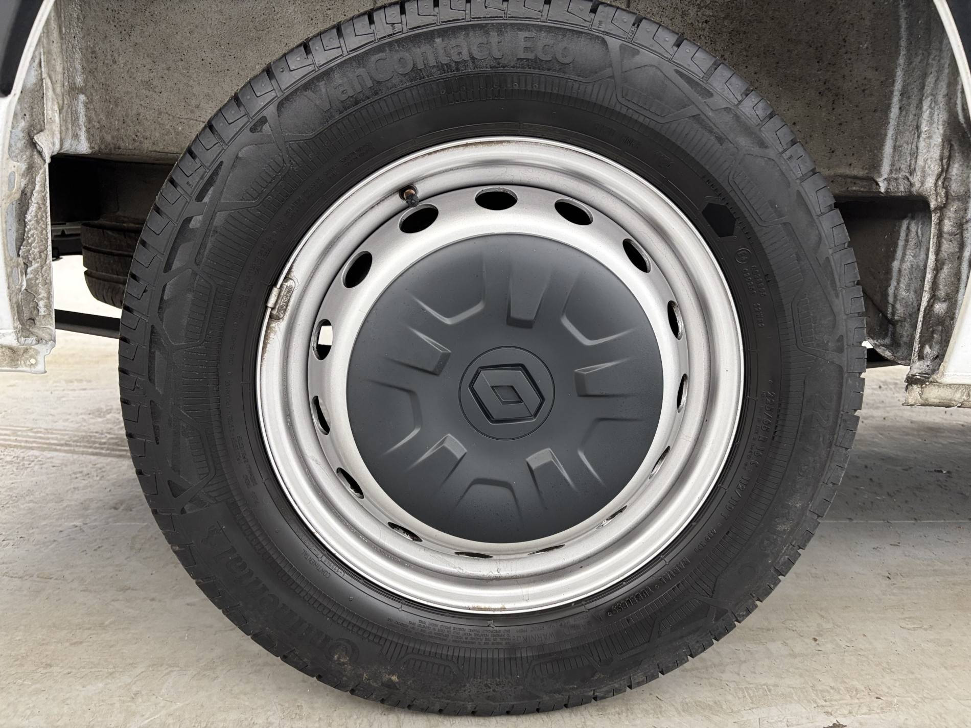 Vente en ligne Renault Master Fourgon MASTER FGN TRAC F3500 L3H3 BLUE DCI 135 au prix de 27 000 €