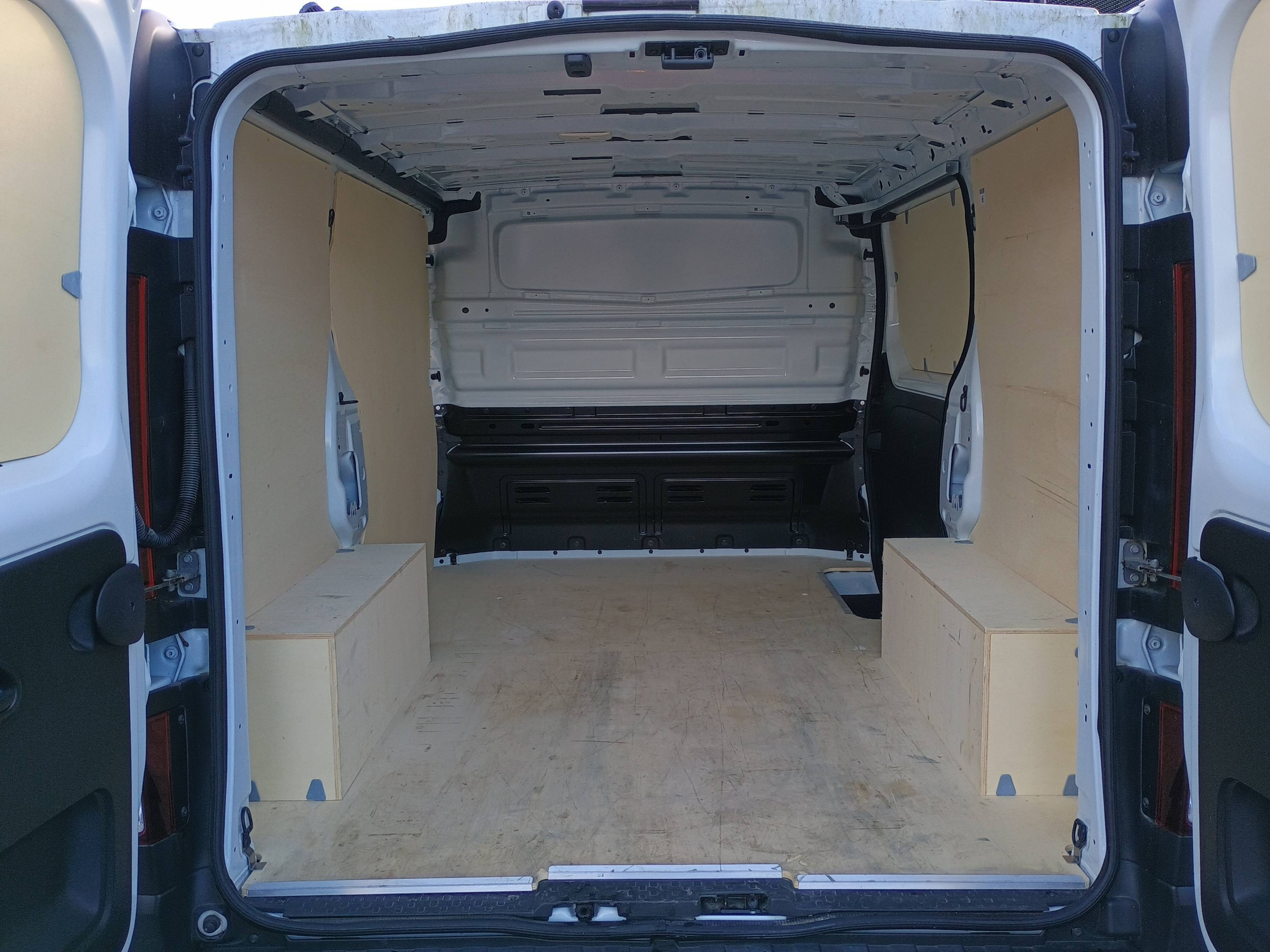 Vente en ligne Renault Trafic 3 Fourgon TRAFIC FGN L1H1 2800 KG BLUE DCI 110 au prix de 24 990 €