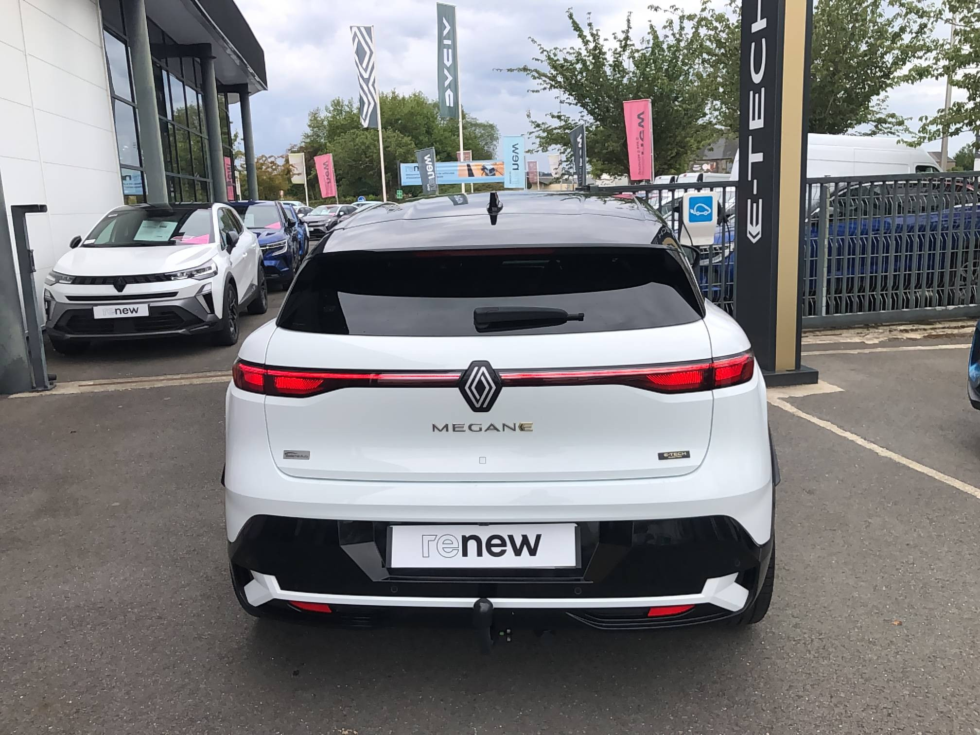 Vente en ligne Renault Megane E-Tech  EV60 220 ch super charge au prix de 26 990 €