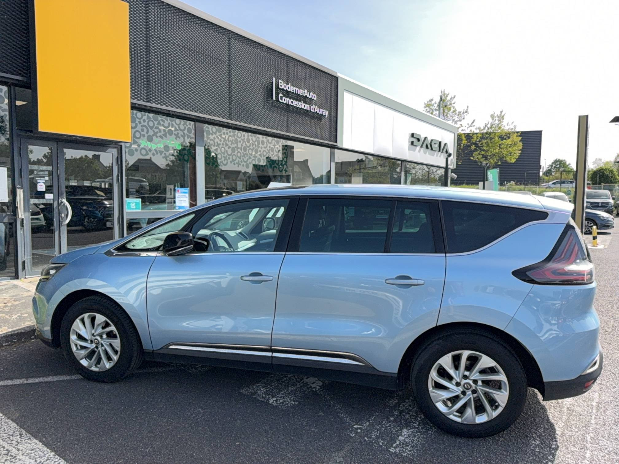 Vente en ligne Renault Espace 5 Espace dCi 160 Energy Twin Turbo au prix de 15 990 €